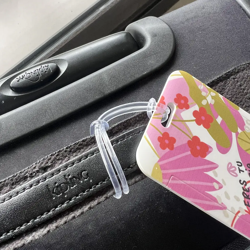 Adaptador tarjetero marca maleta 2