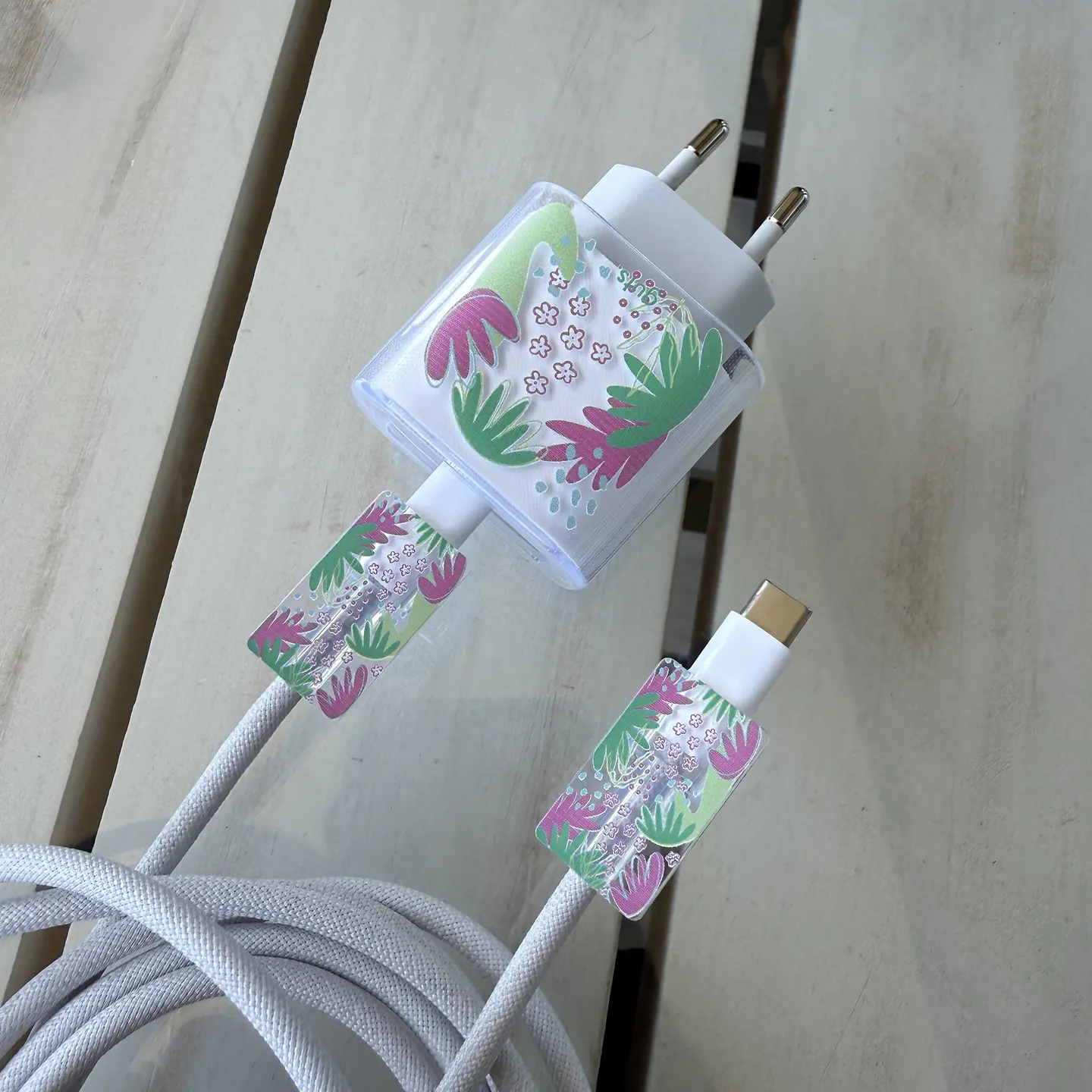 Protector de cargador Lily 1