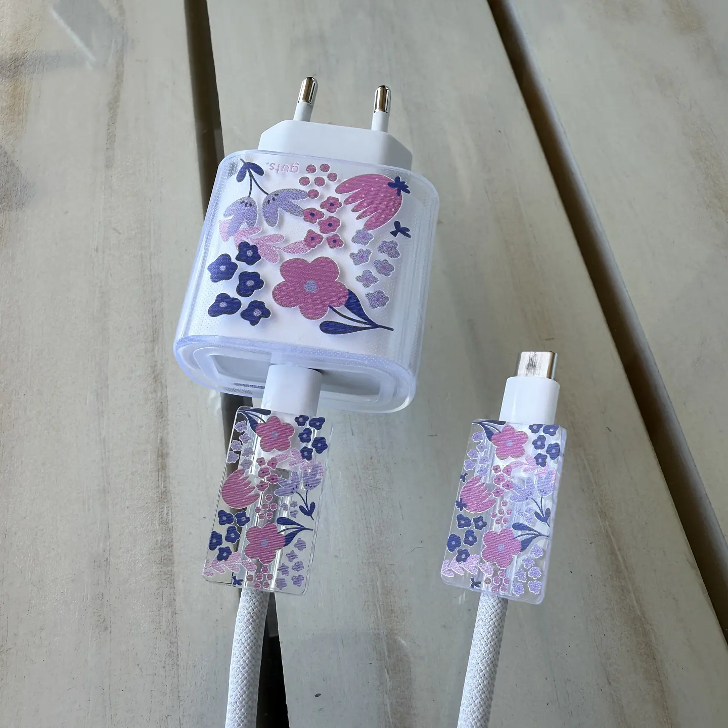 Protector de cargador Moon Flower 1