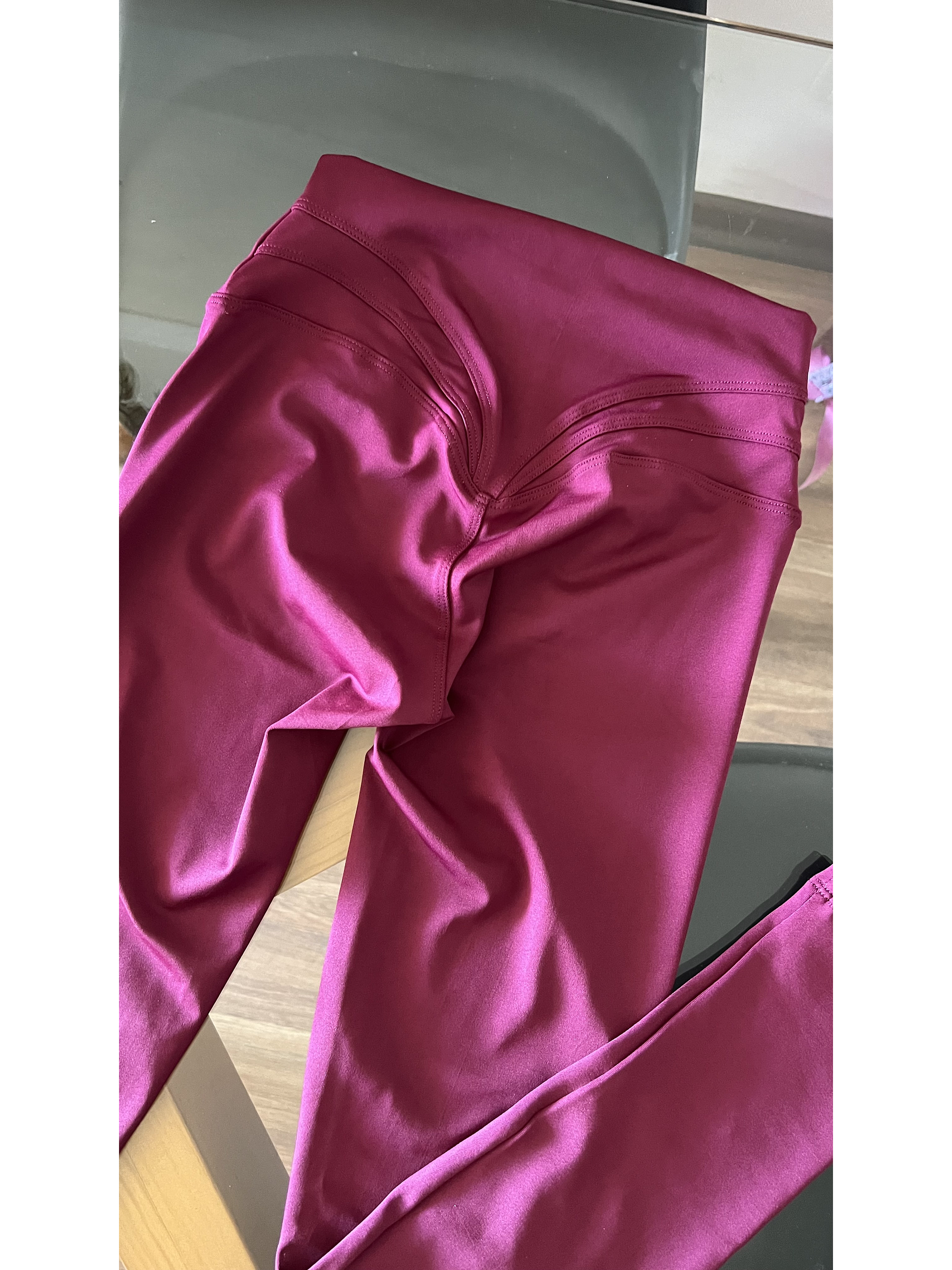 Calza lisa triple corte corazón y sin costura delantera 8