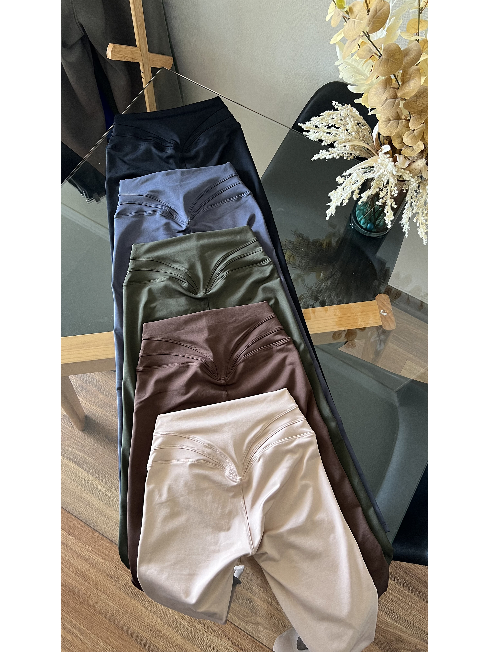 Calza lisa triple corte corazón y sin costura delantera 9