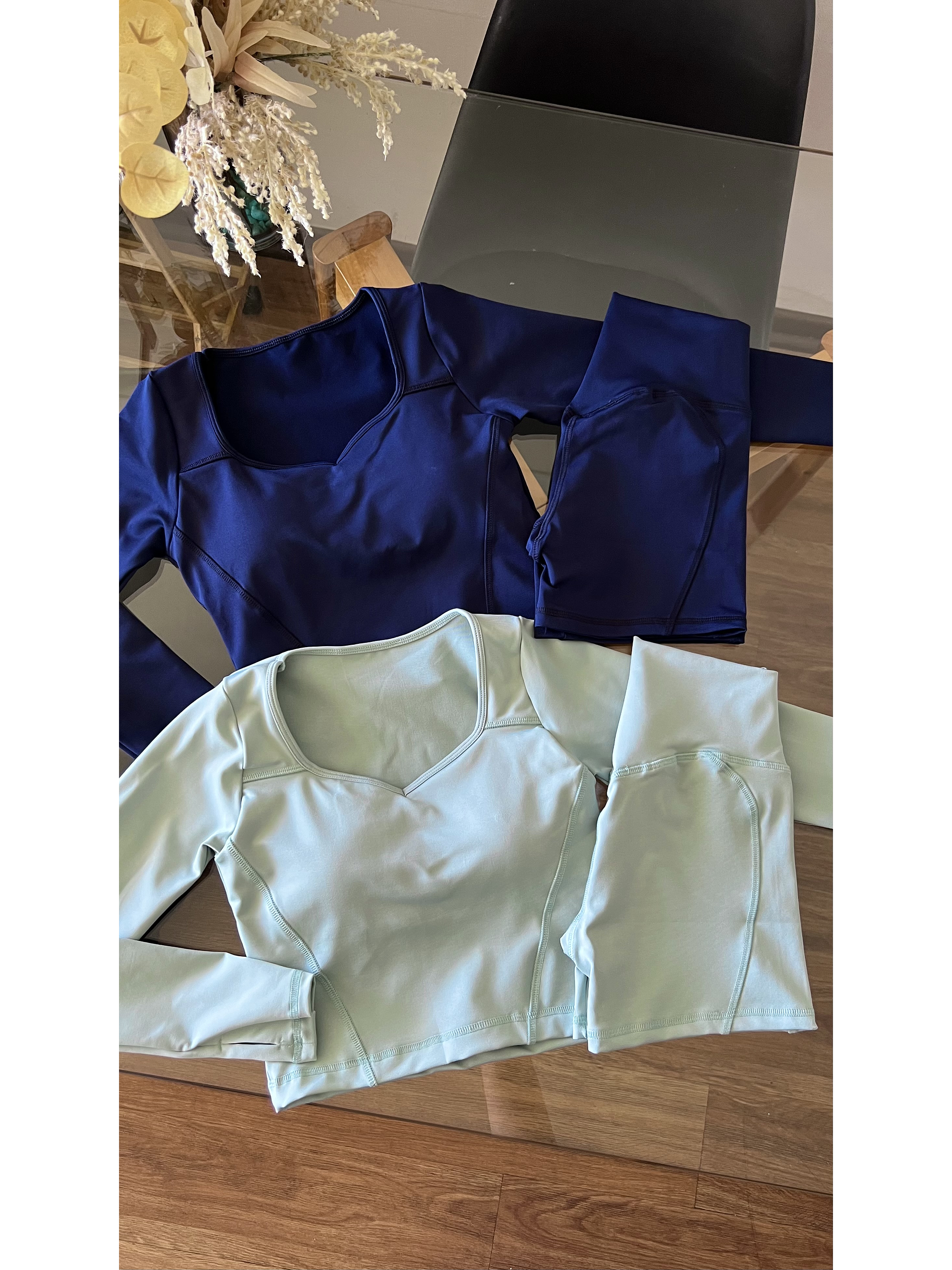 Conjunto polera manga larga y short sin costura delantera 9