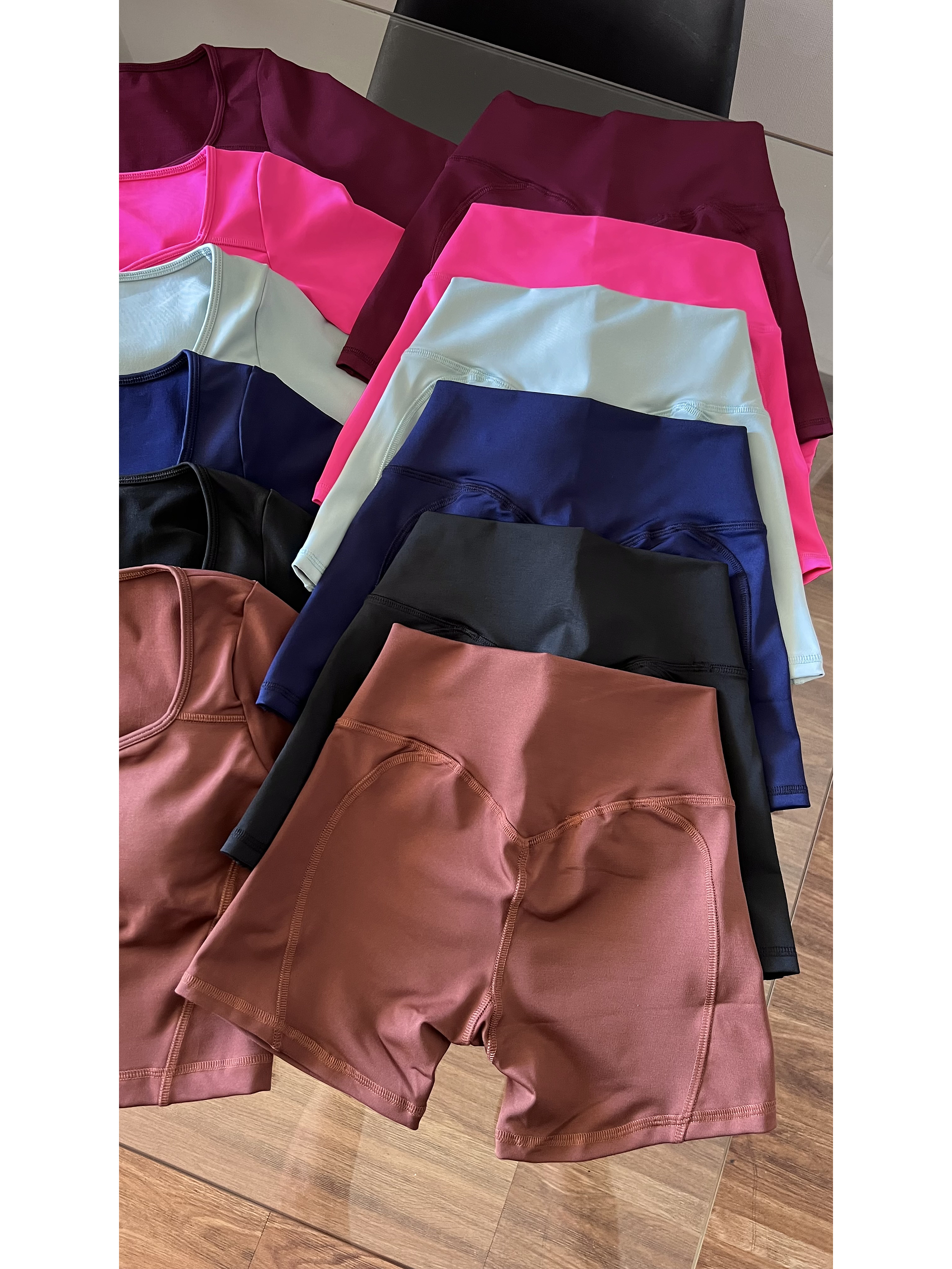 Conjunto polera manga larga y short sin costura delantera 21