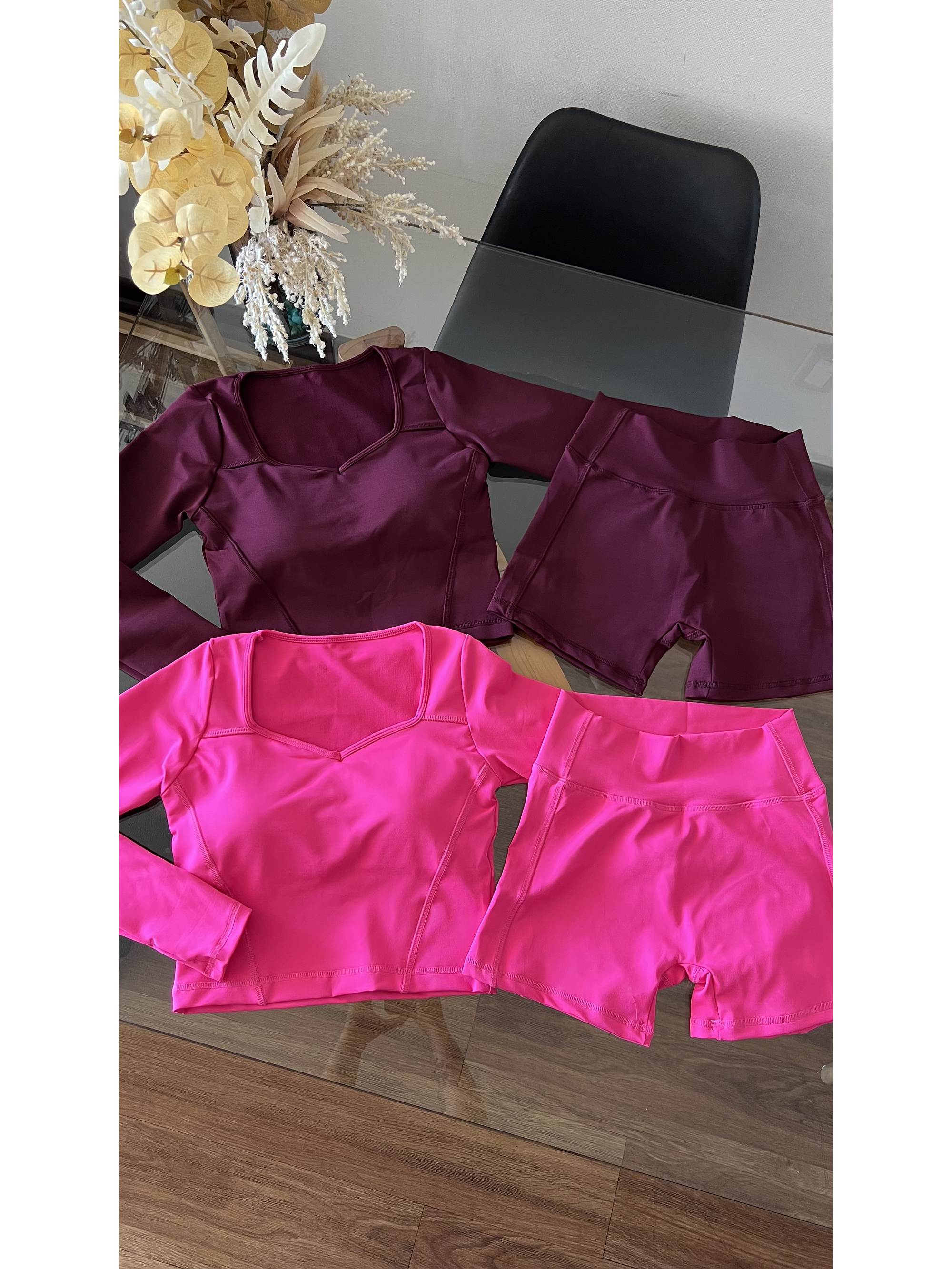 Conjunto polera manga larga y short sin costura delantera 8