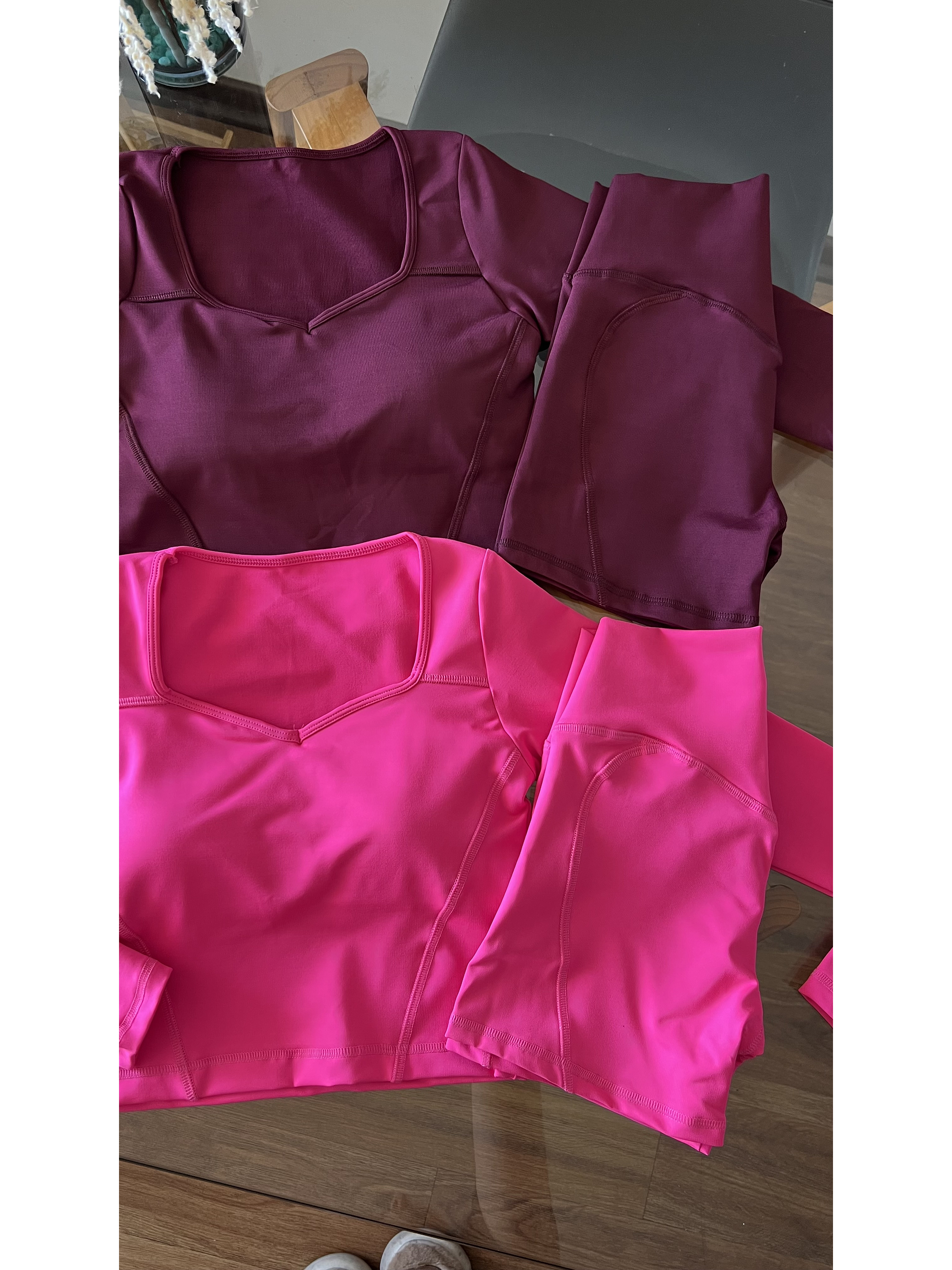 Conjunto polera manga larga y short sin costura delantera 19