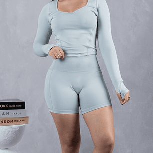 Conjunto polera manga larga y short sin costura delantera