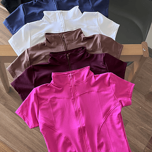 Polera de compresión manga corta cierre completo