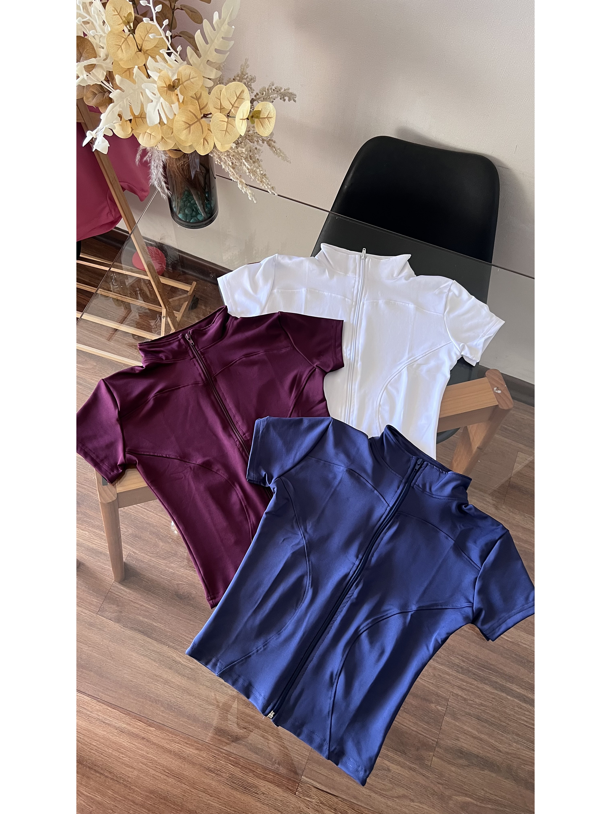 Polera de compresión manga corta cierre completo 10