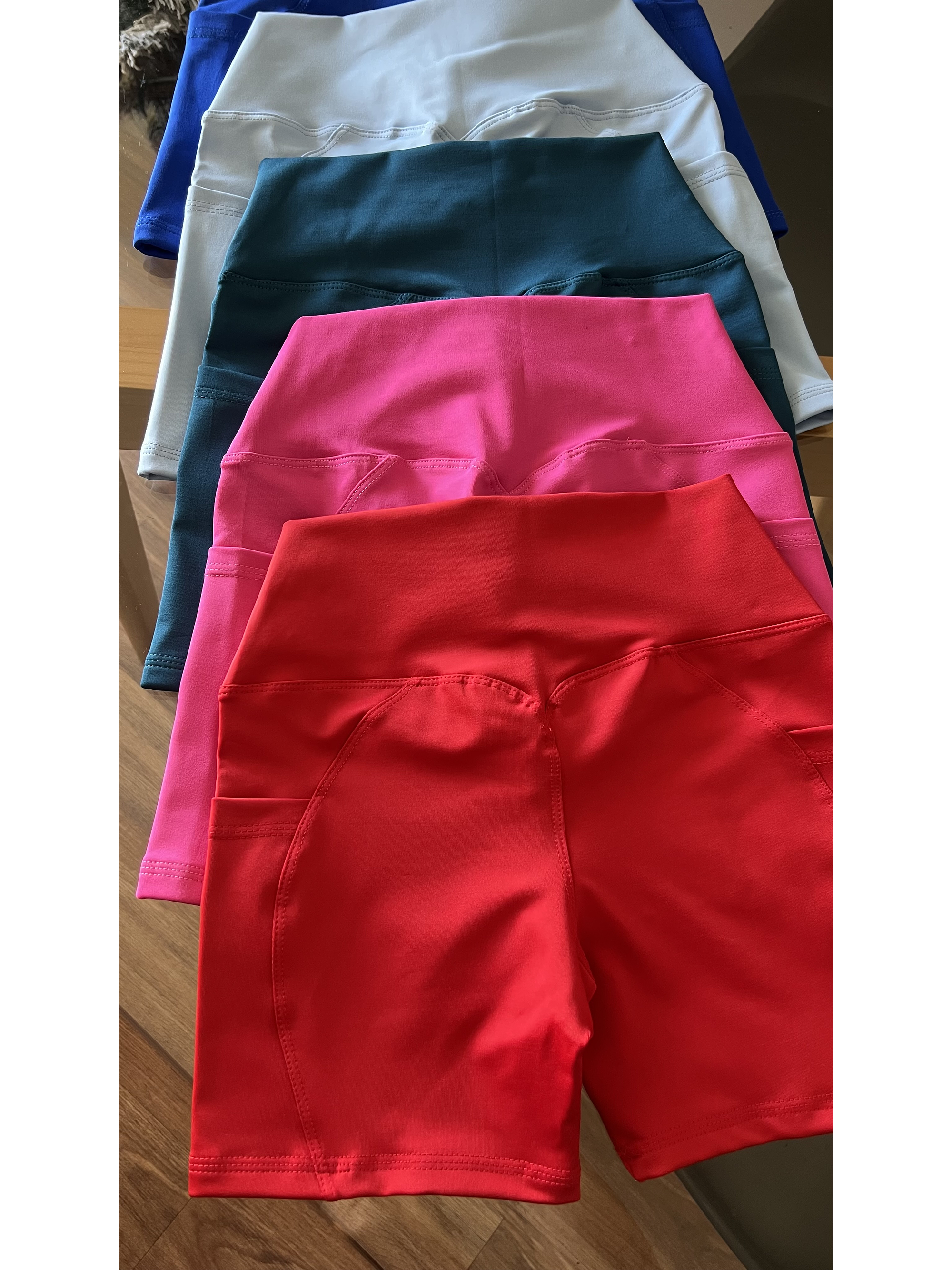 Short con bolsillos laterales 6