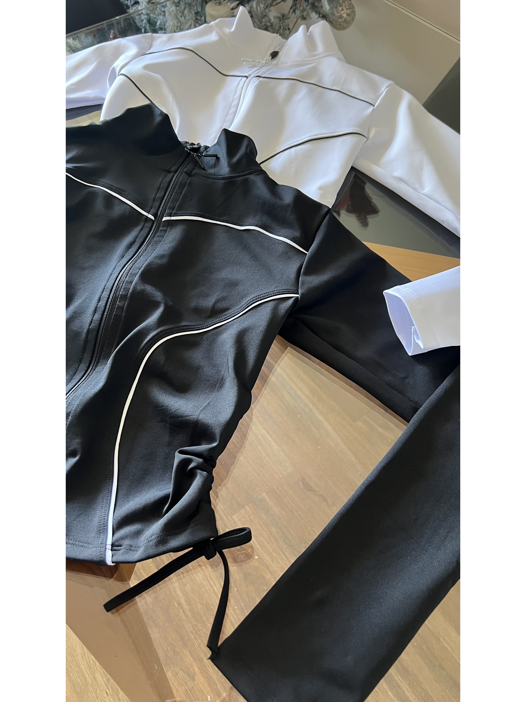 Chaqueta de compresion Lines corte corazón 10