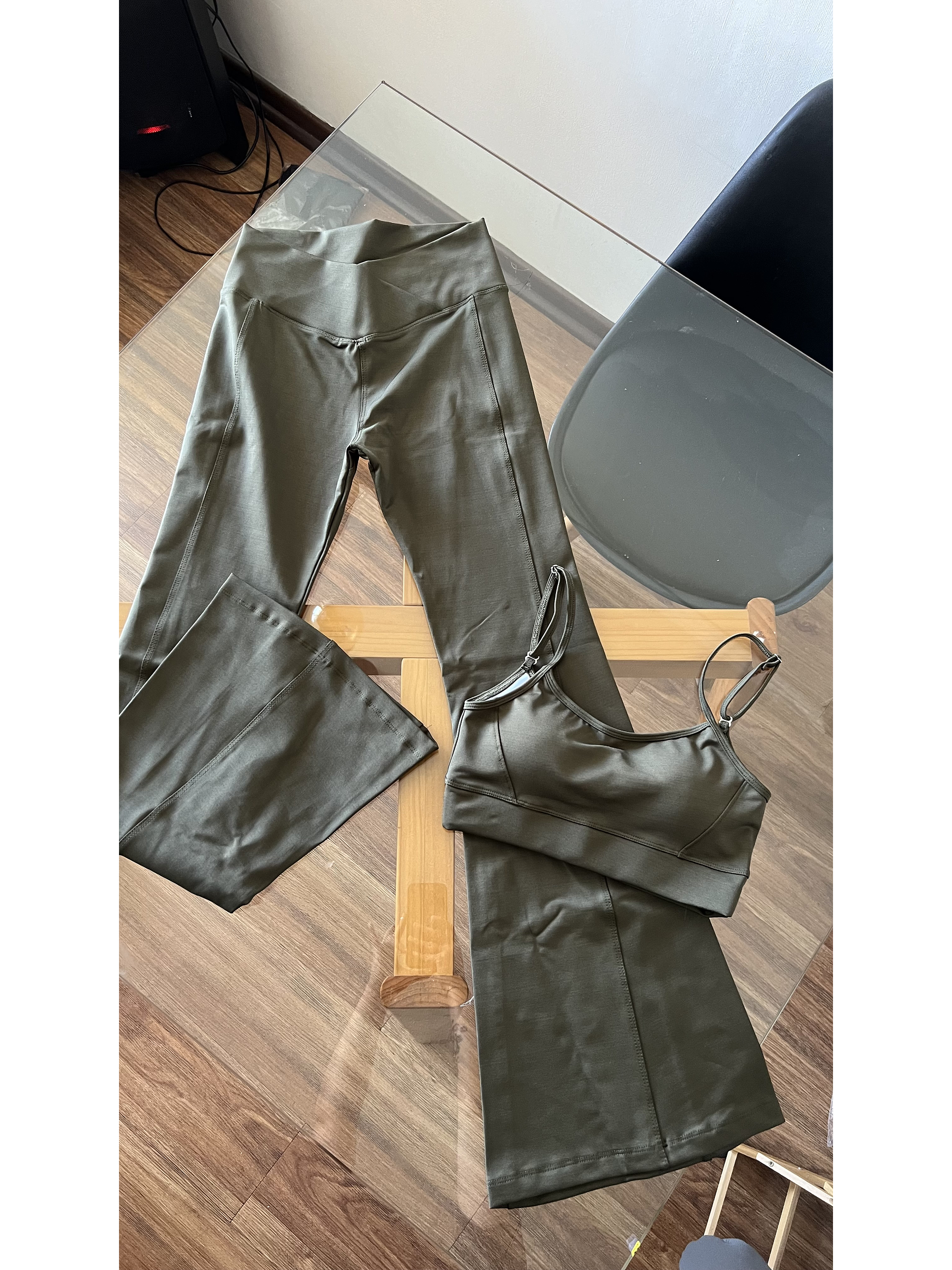 Calza flare sin corte delantero 4