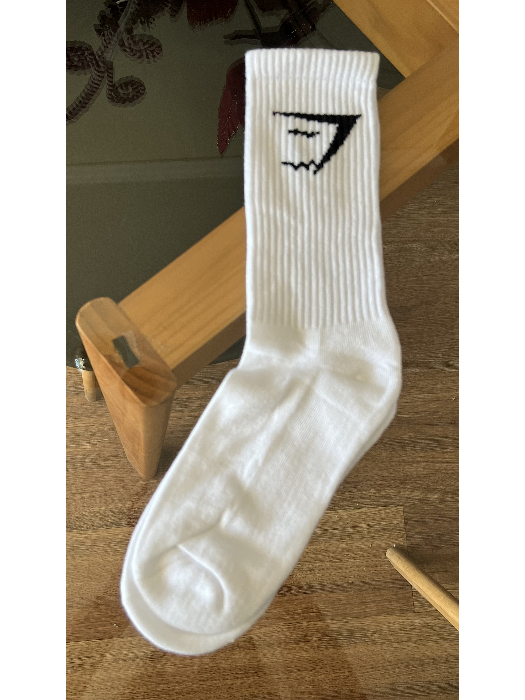 Calcetas blancas gymshark logo negro 2