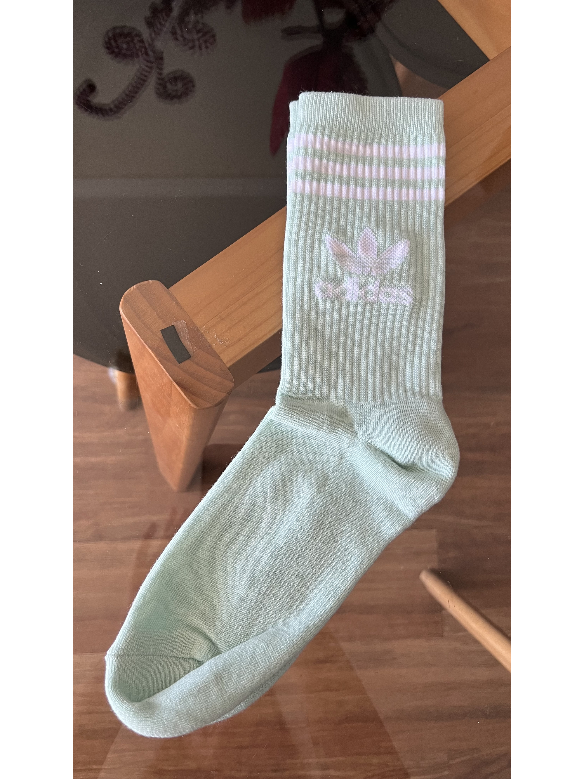 Calcetas adidas verde pastel logo blanco 2