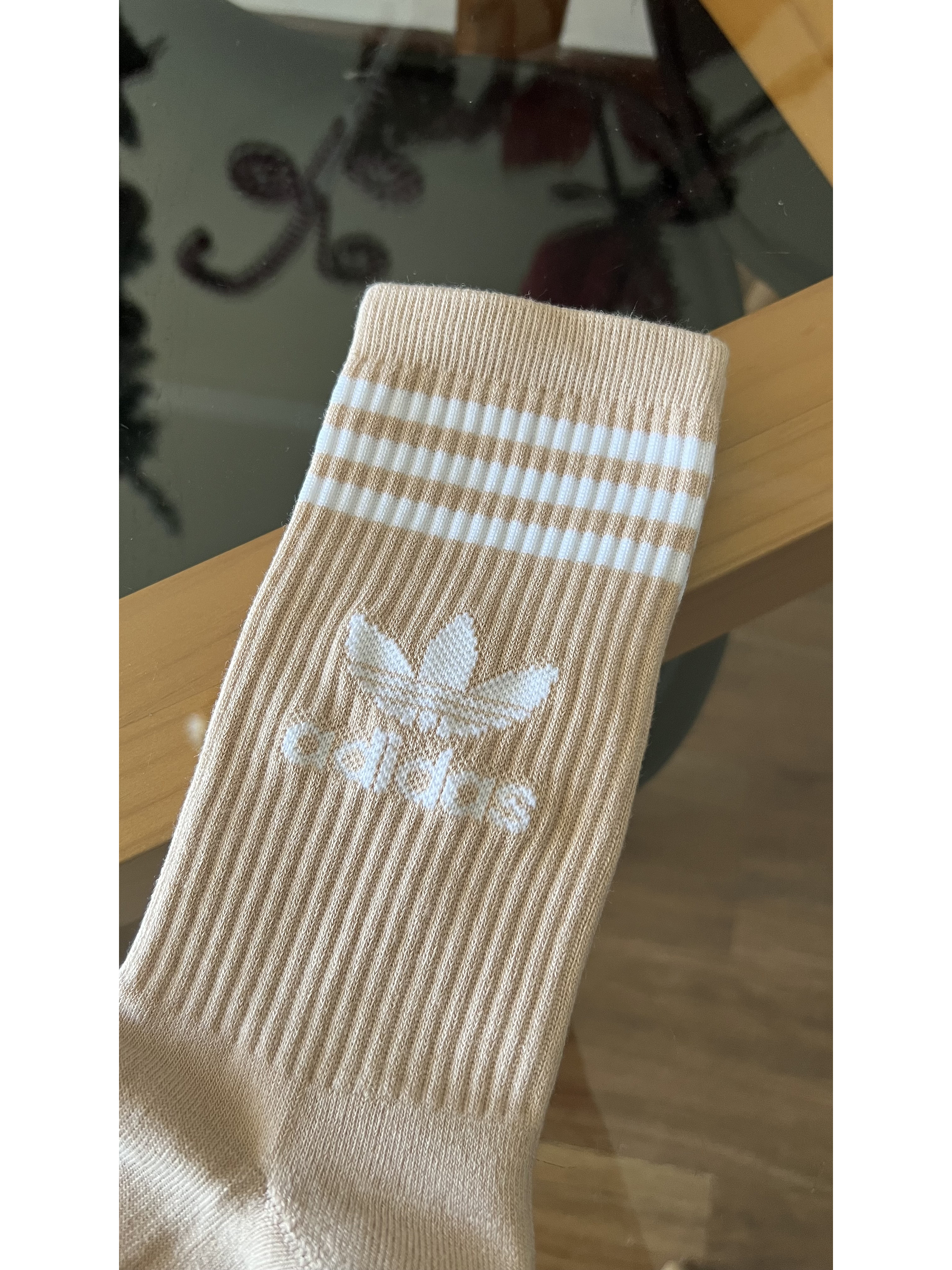 Calcetas adidas beige logo blanco 1