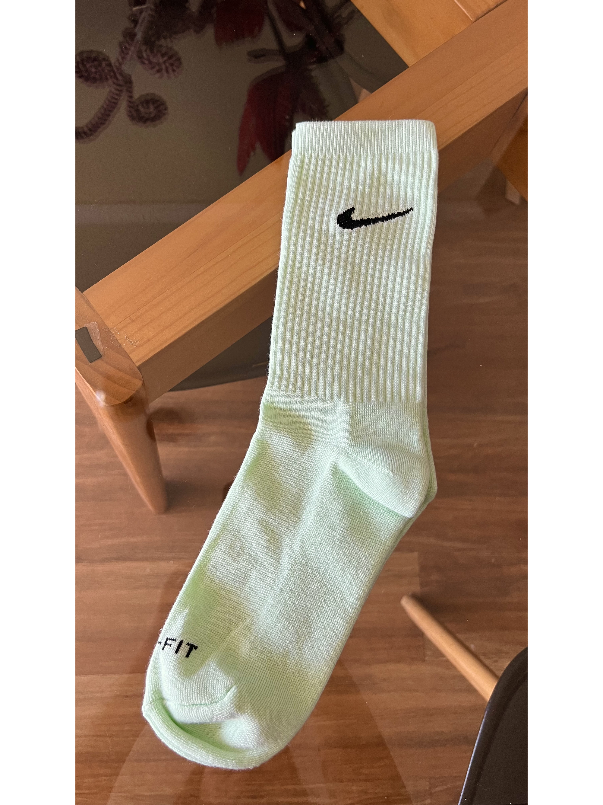 Calcetas nike verde pastel logo negro 2