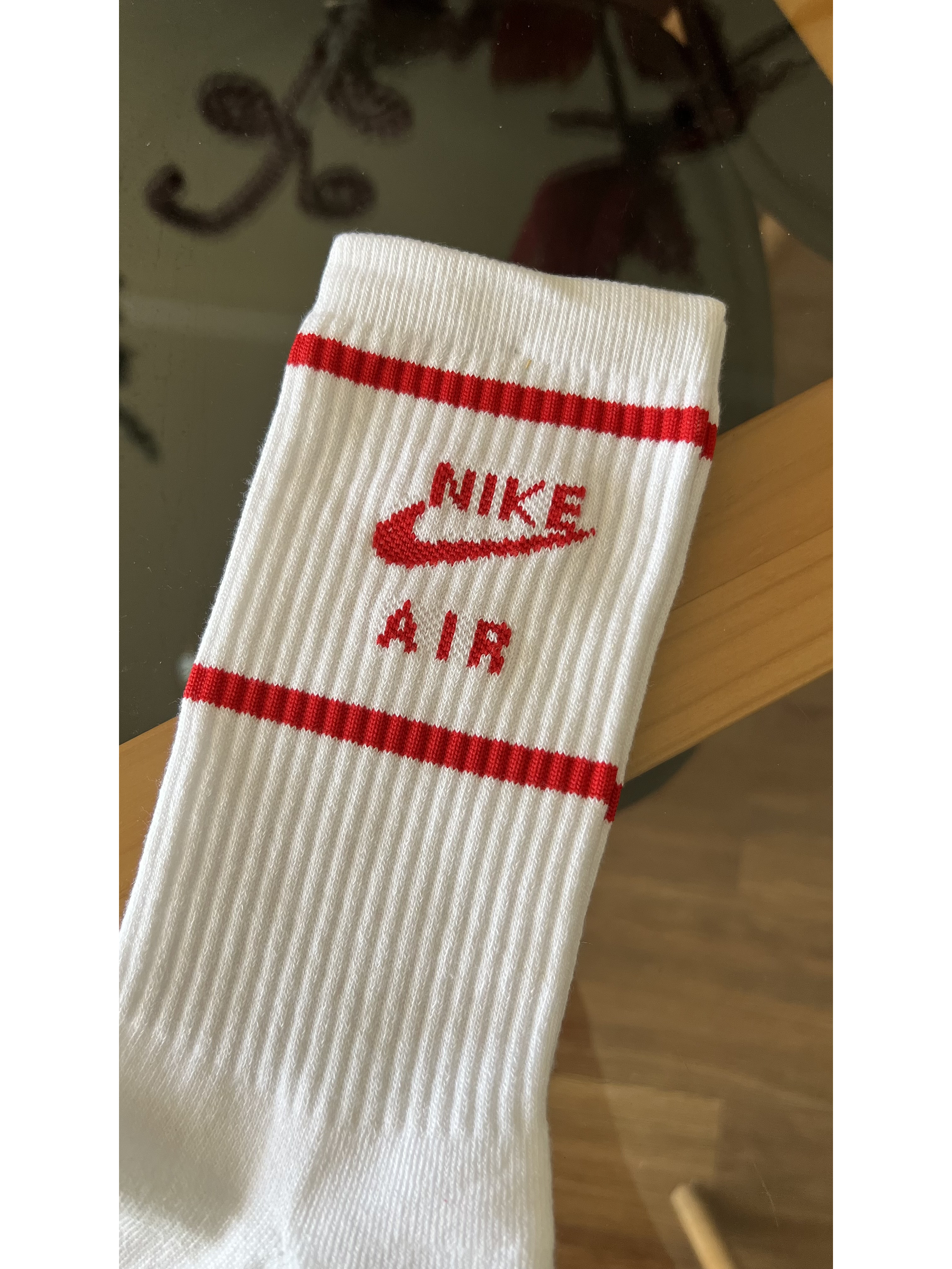 Calcetas nike blancas logo rojo 1