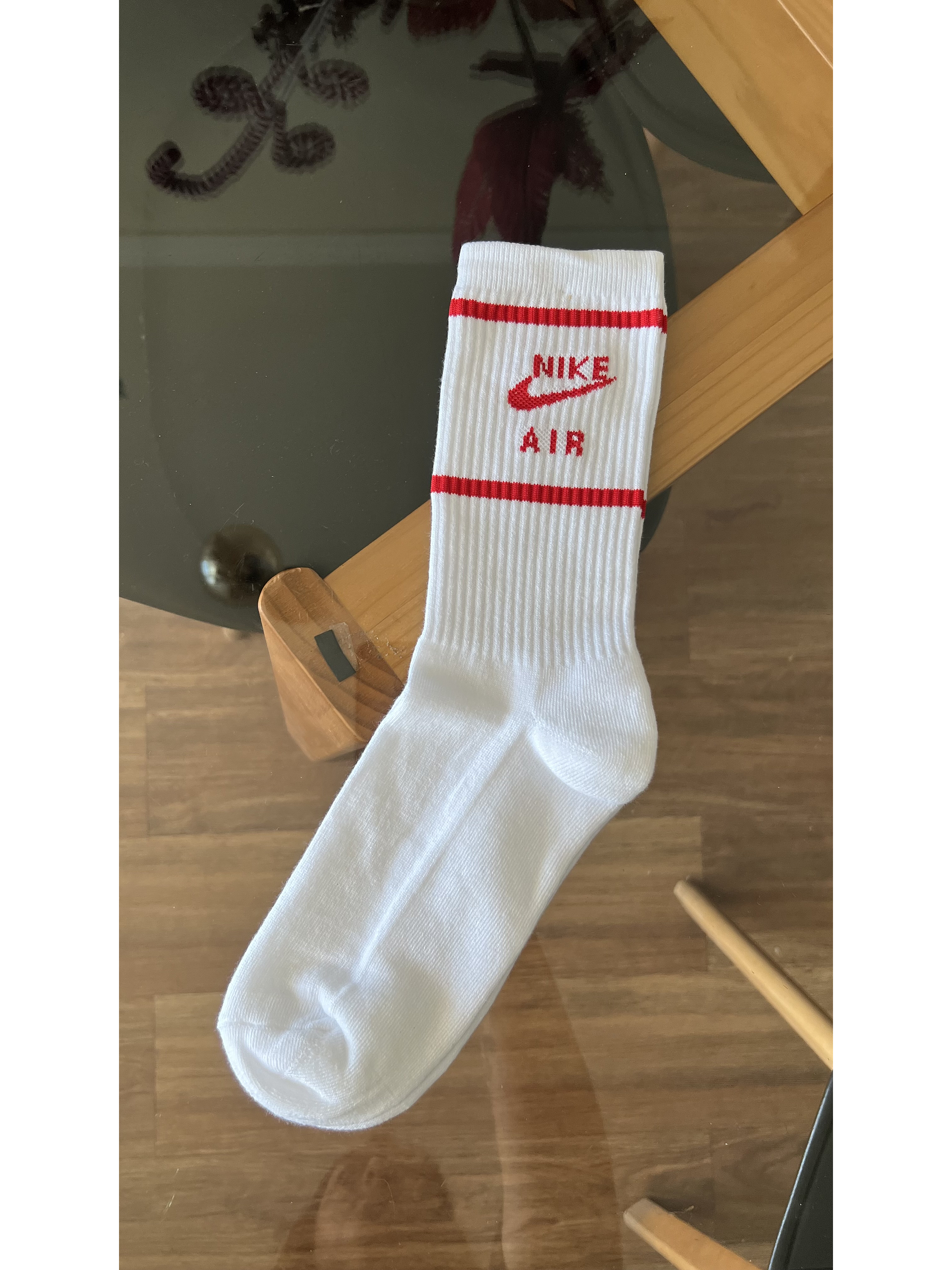 Calcetas nike blancas logo rojo 2