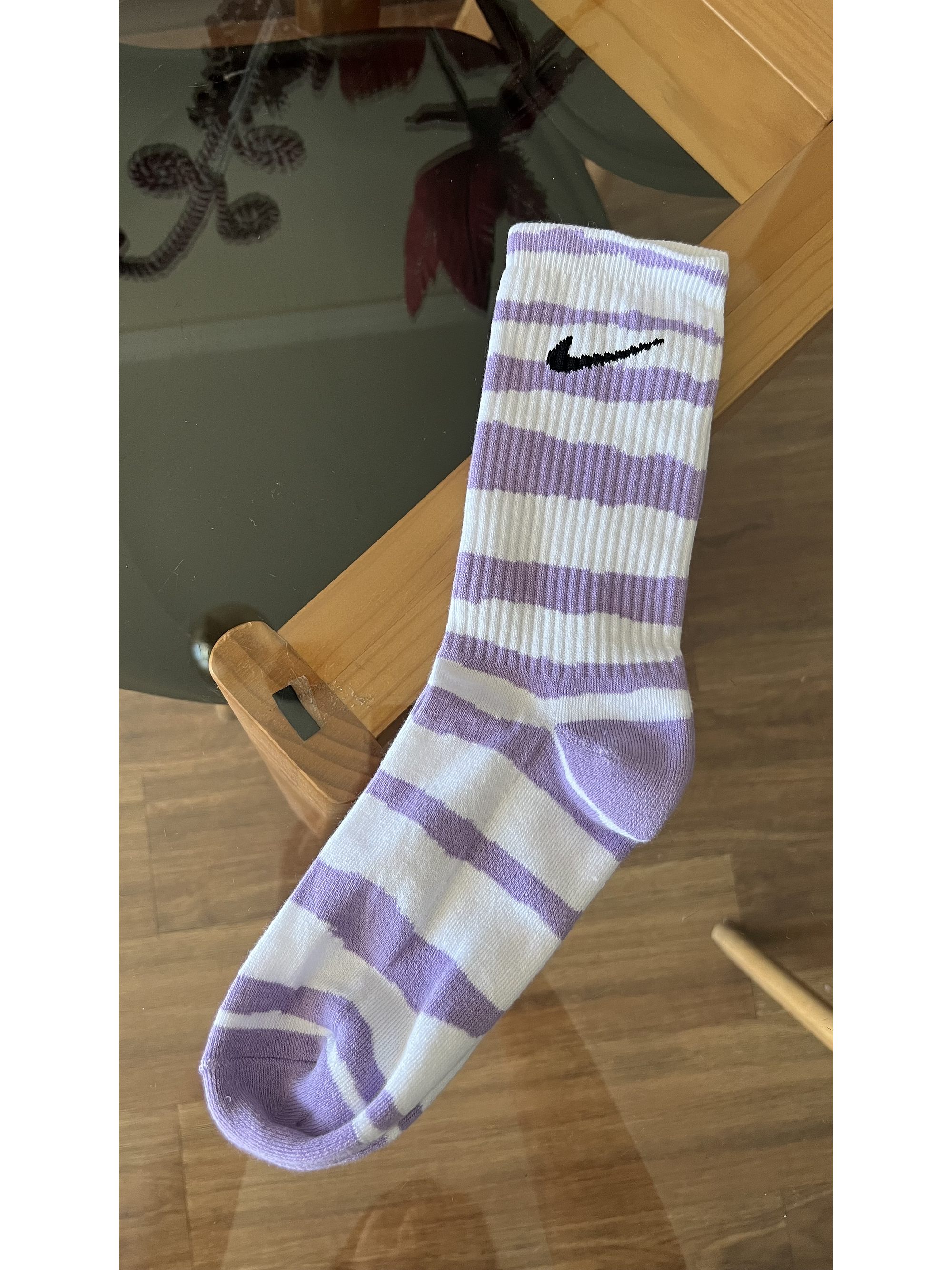 calcetas nike cebra blancas y lilas 2