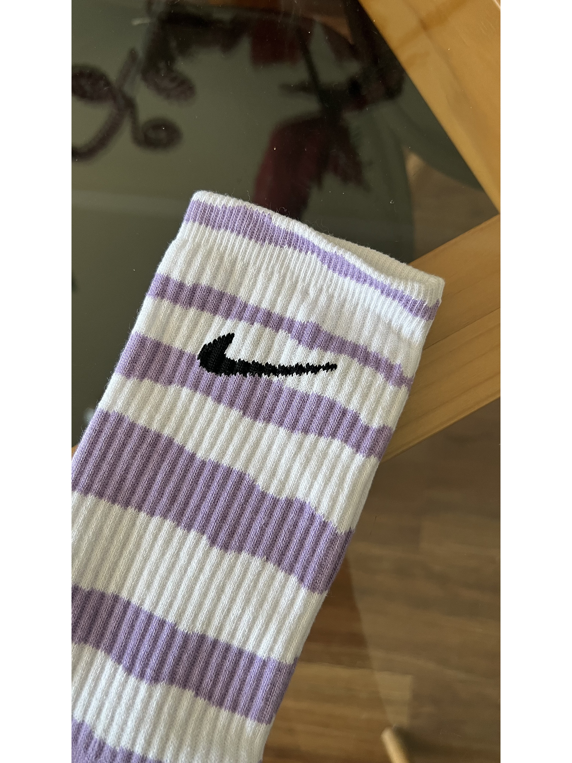 calcetas nike cebra blancas y lilas 1