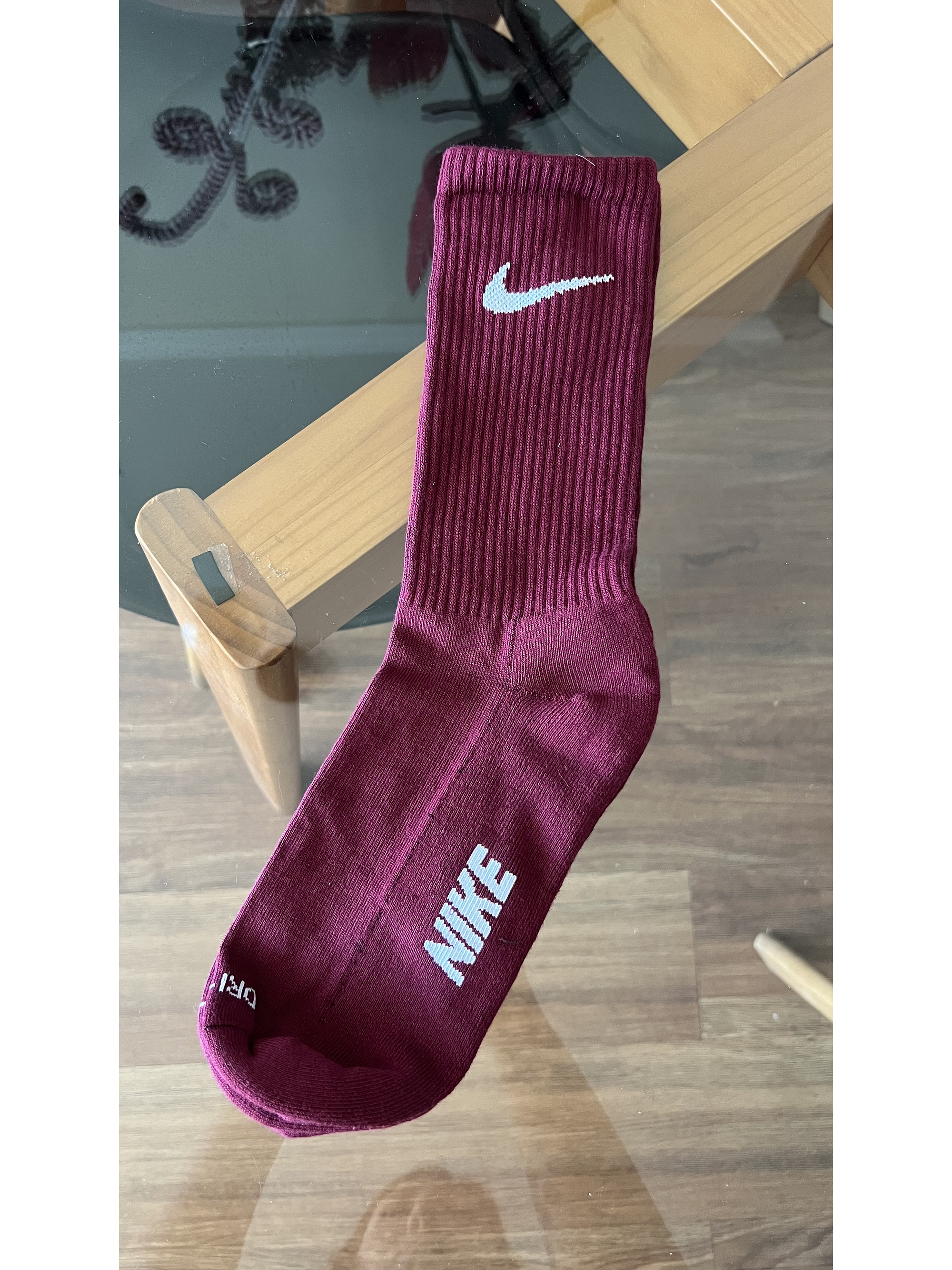 Calcetas nike vino tinto logo blanco 2