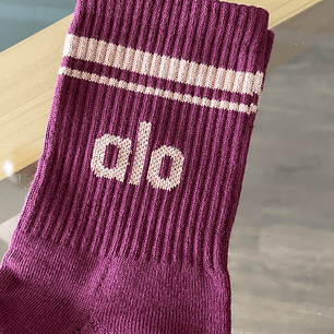 Calcetas alo vino tinto y beige largo 2/4
