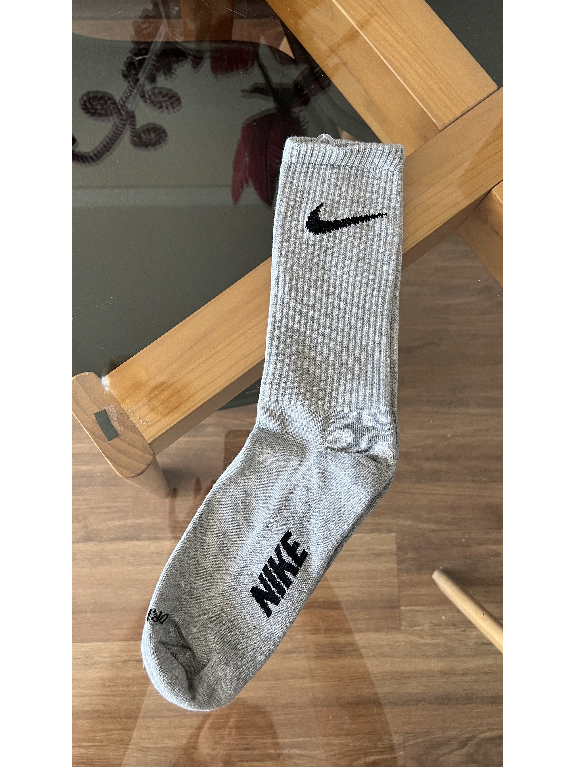 Calcetas nike plomo jaspeado logo negro 1