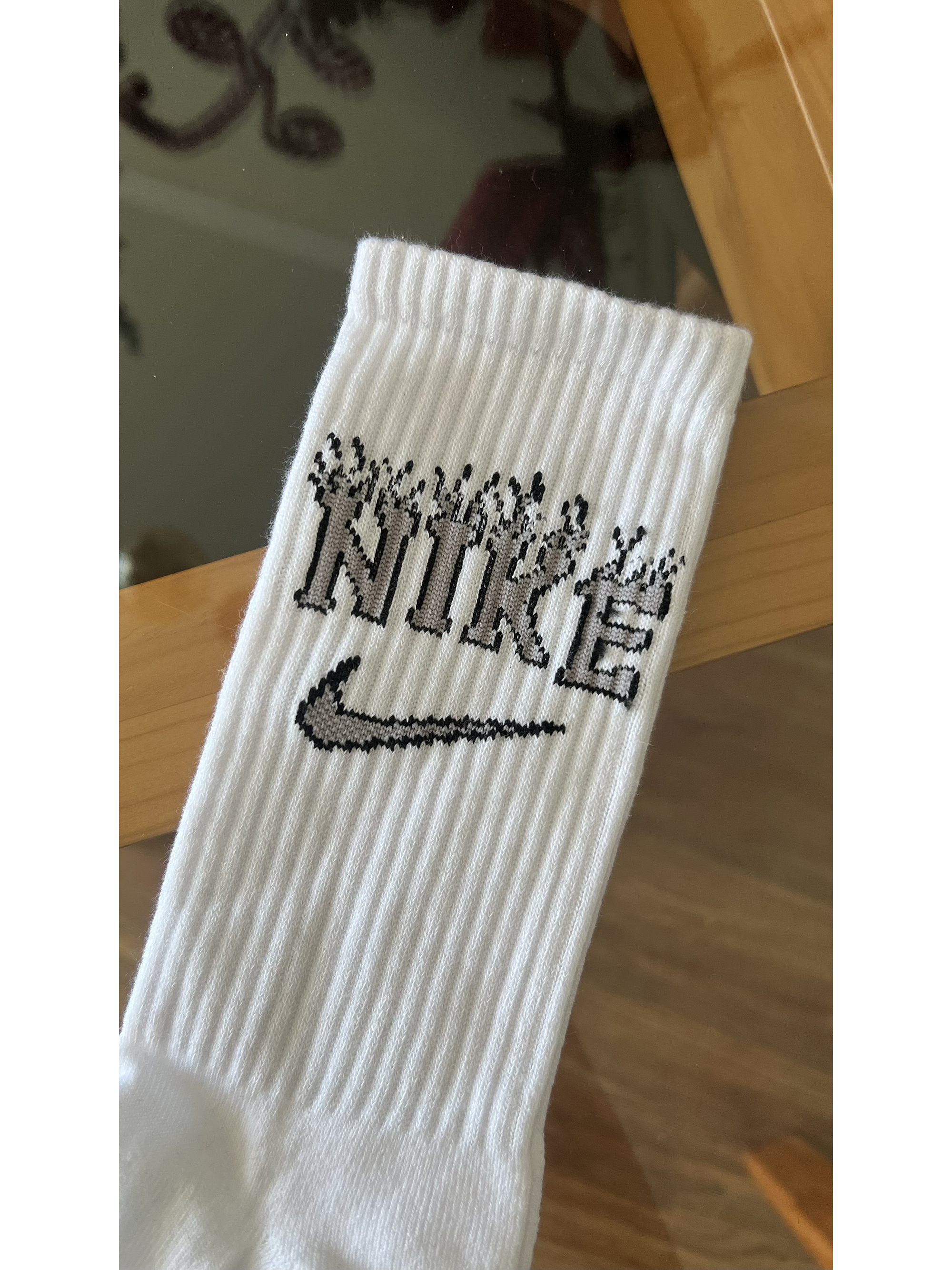 Calcetas blancas nike fuego gris 2