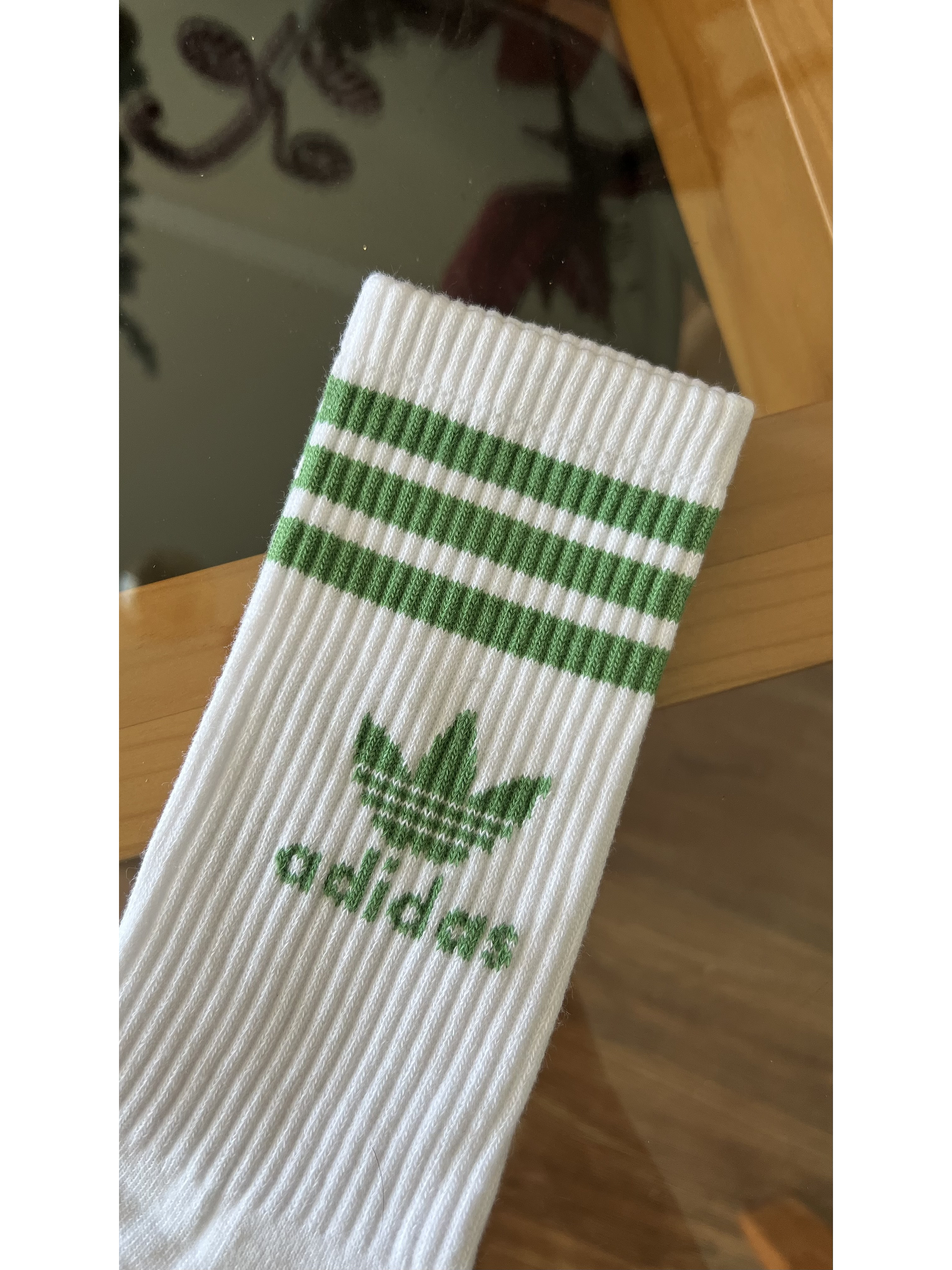 Calcetas adidas blancas logo verde  2