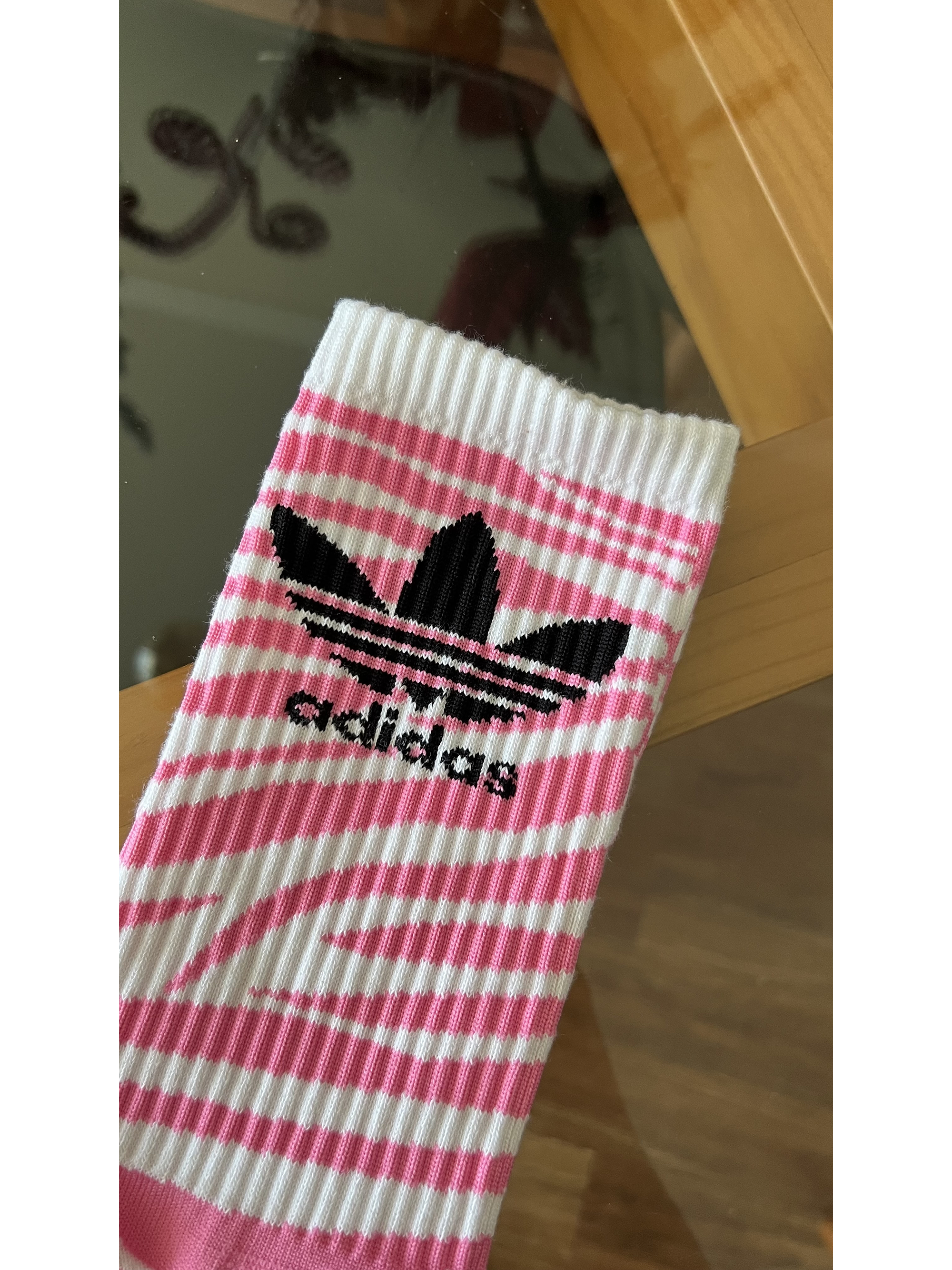 Calcetas adidas blancas cebra rosado 1