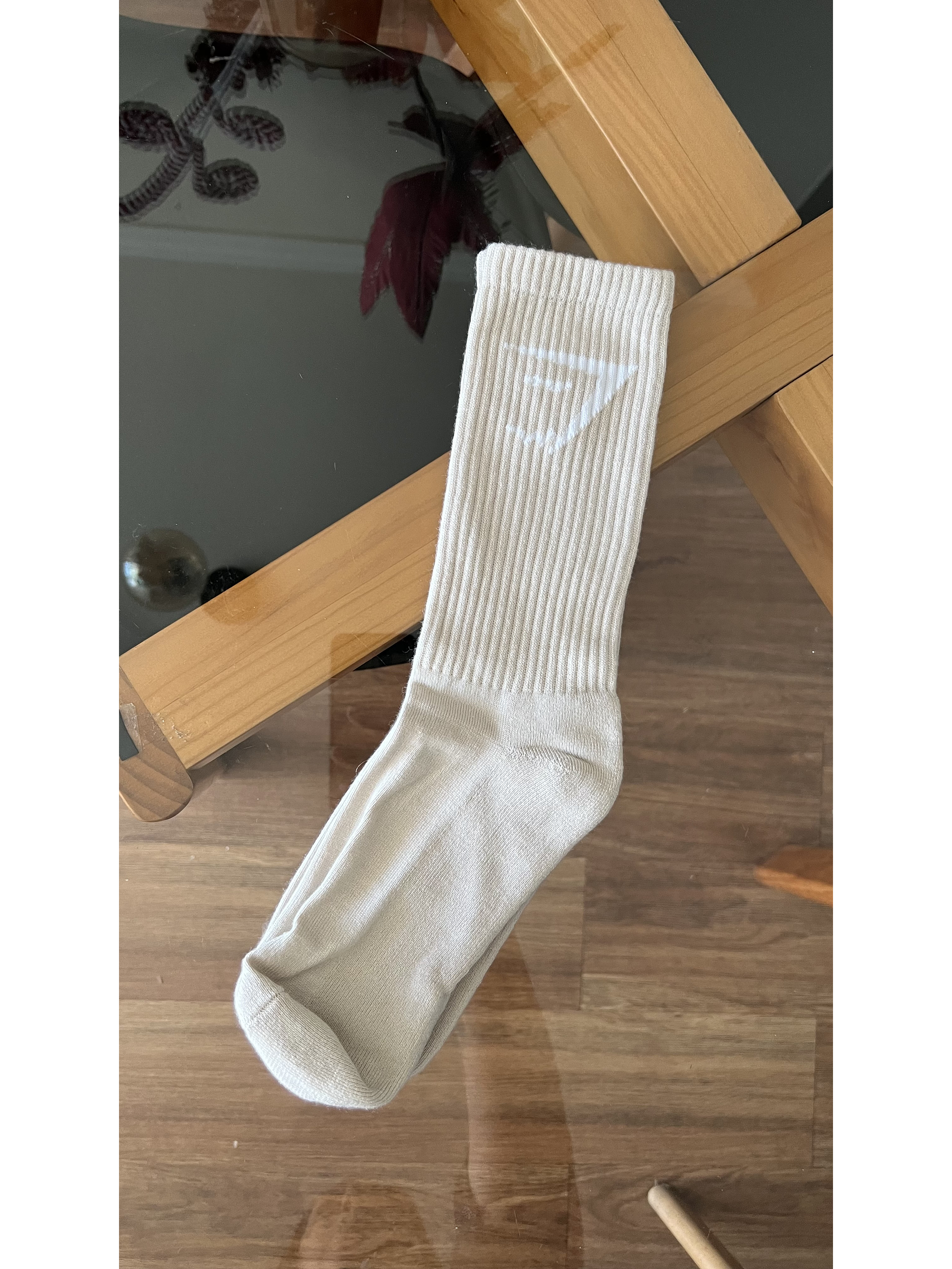 Calcetas gymshark beige claro 2