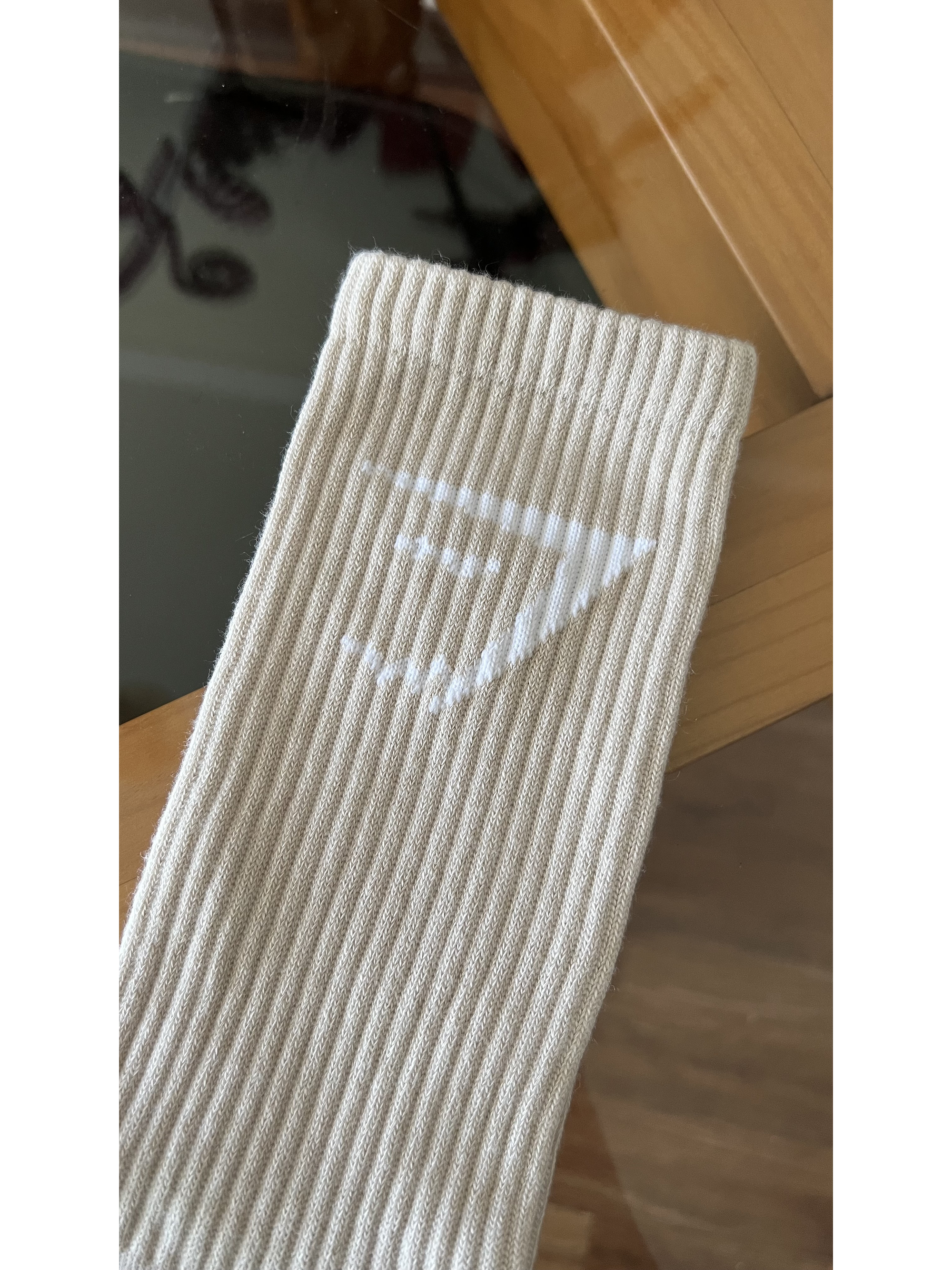 Calcetas gymshark beige claro 1