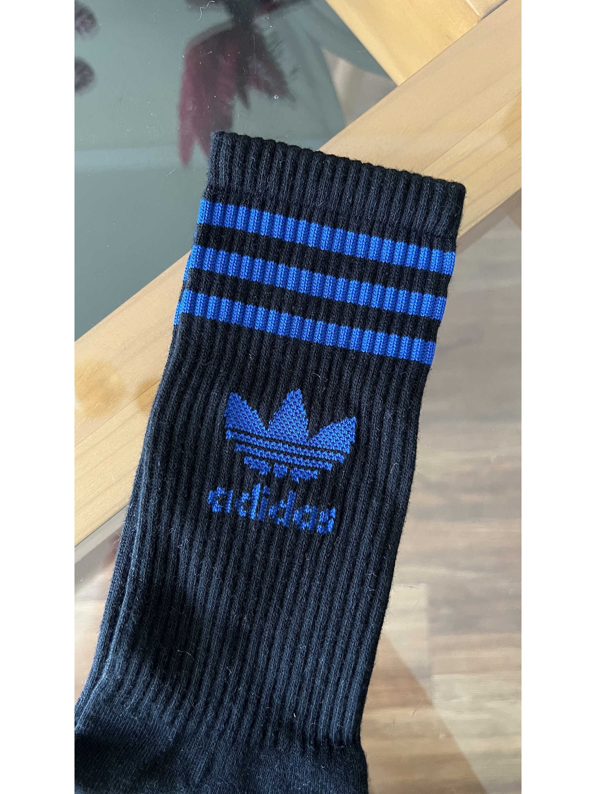Calcetas adidas negras logo azul 1