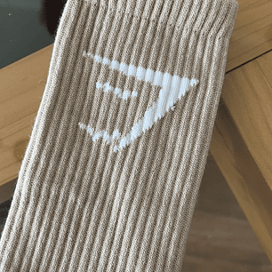 Calcetas gymshark beige oscuro