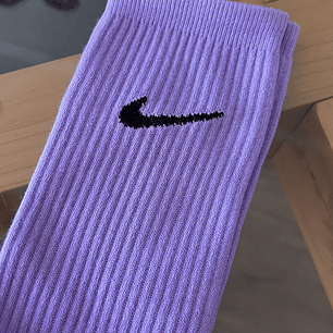 Calcetas mike lilas logo negro