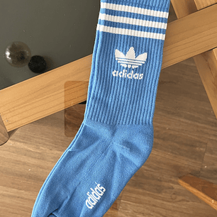 Calcetas adidas celeste logo blanco