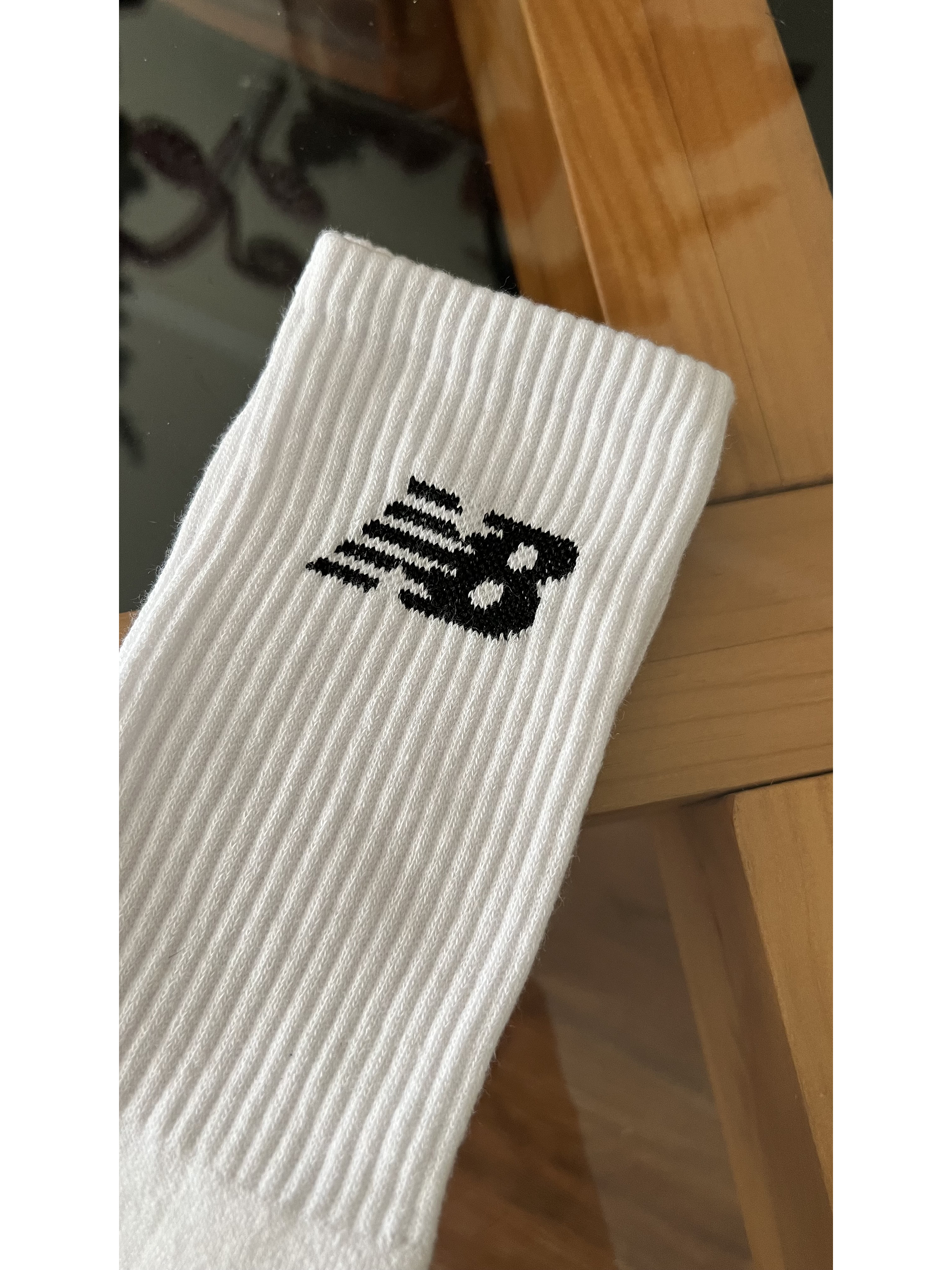 Calcetas NB blancas logo negro 1