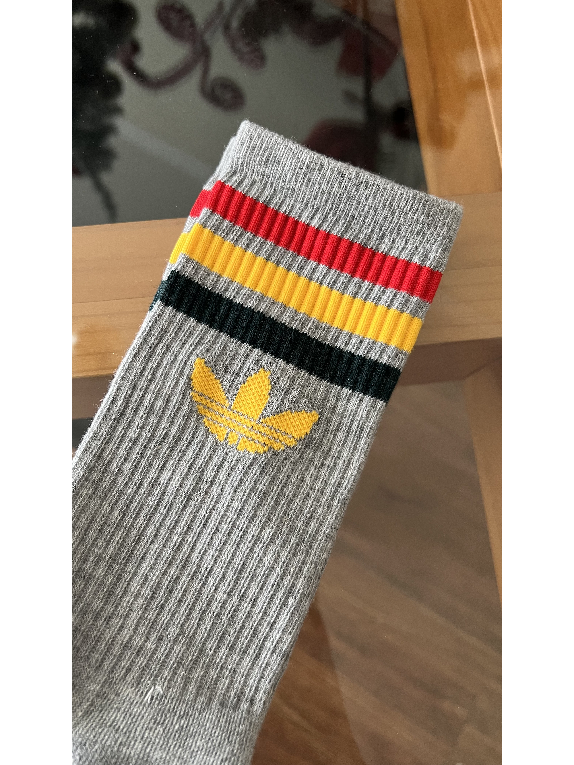 Calcetas adidas plomas verde amarillo y rojo 1