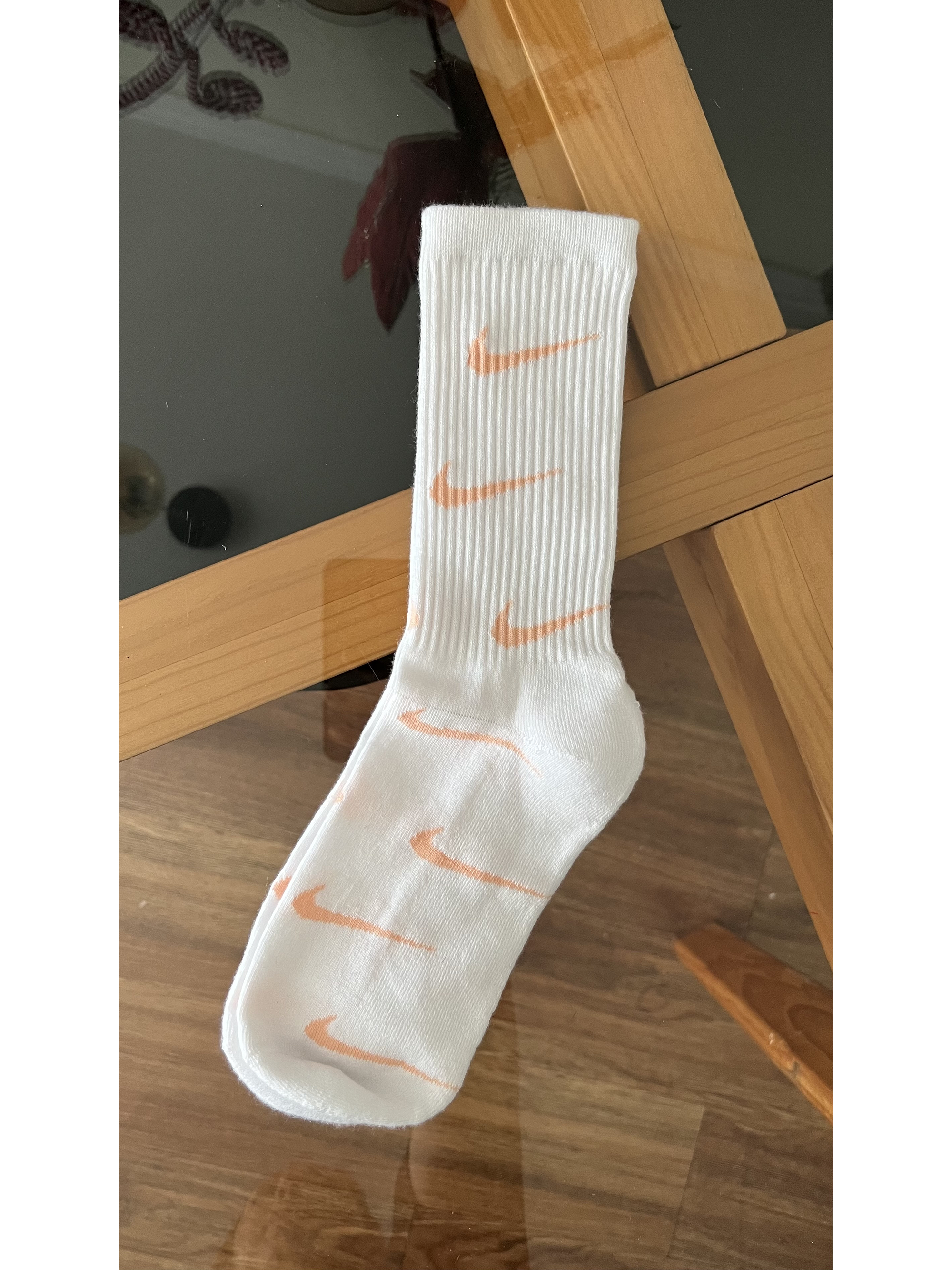 Calcetas nike logo color piel 2