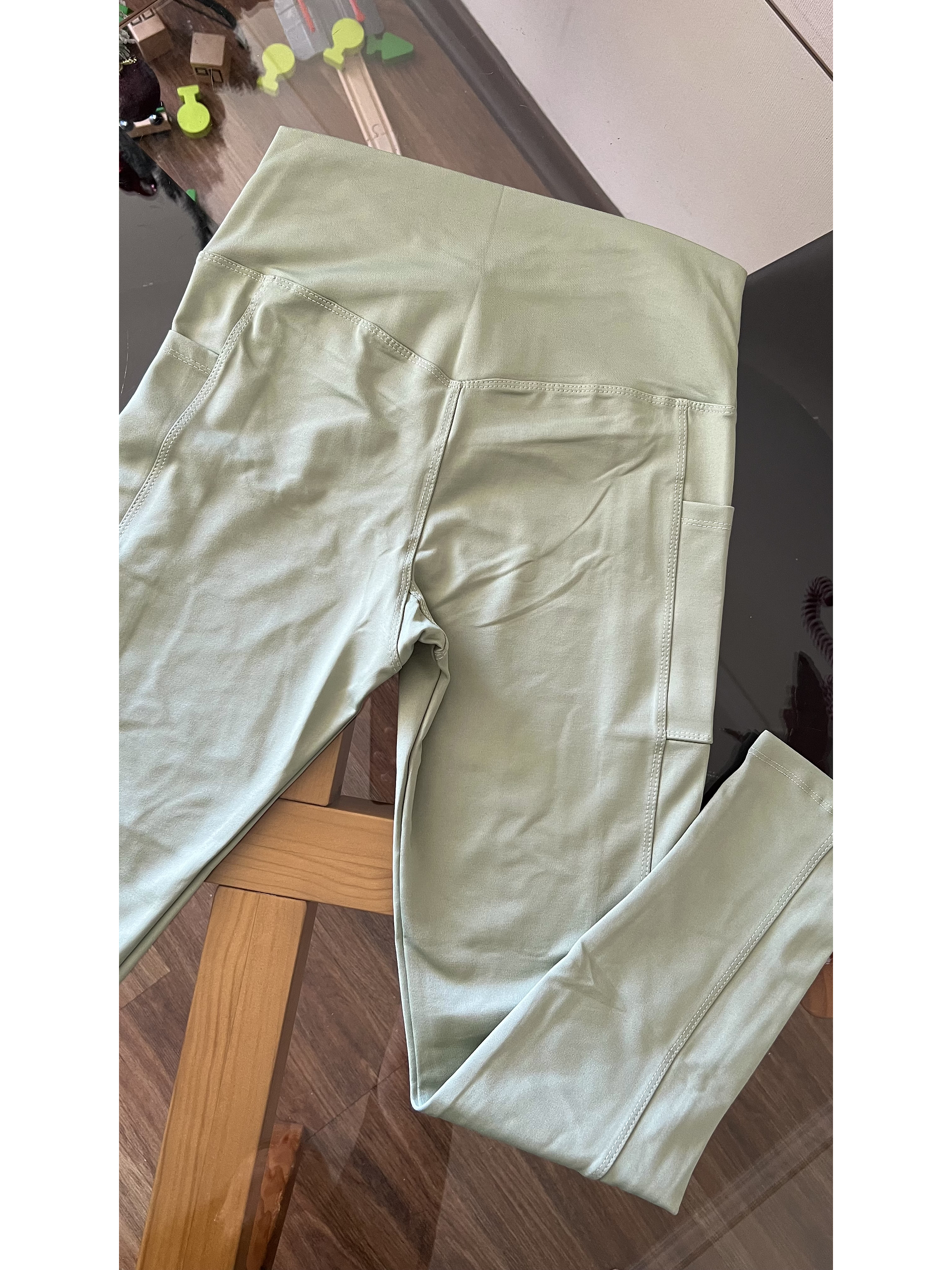 Calza pretina cruzada con bolsillos  4