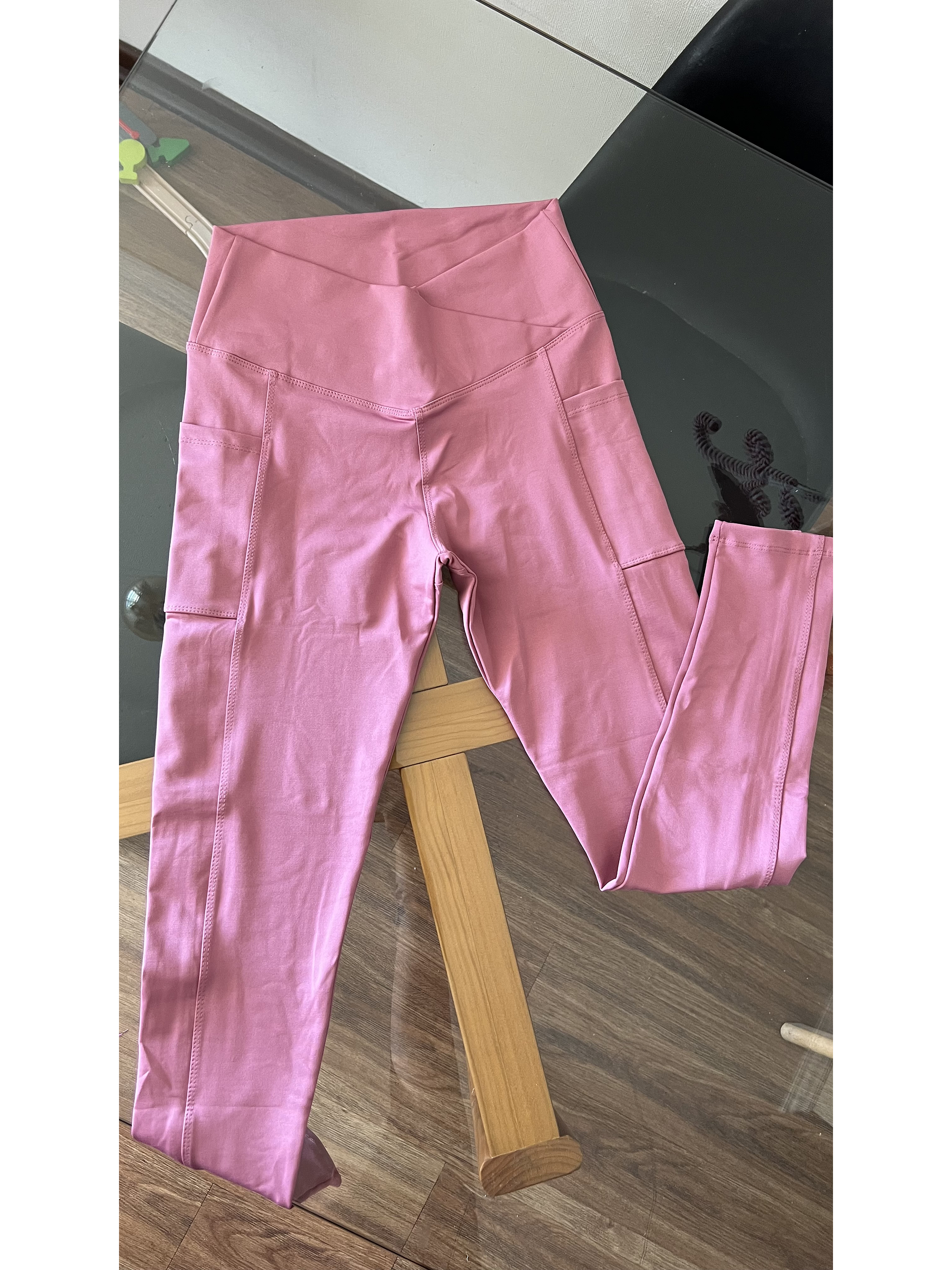 Calza pretina cruzada con bolsillos  12