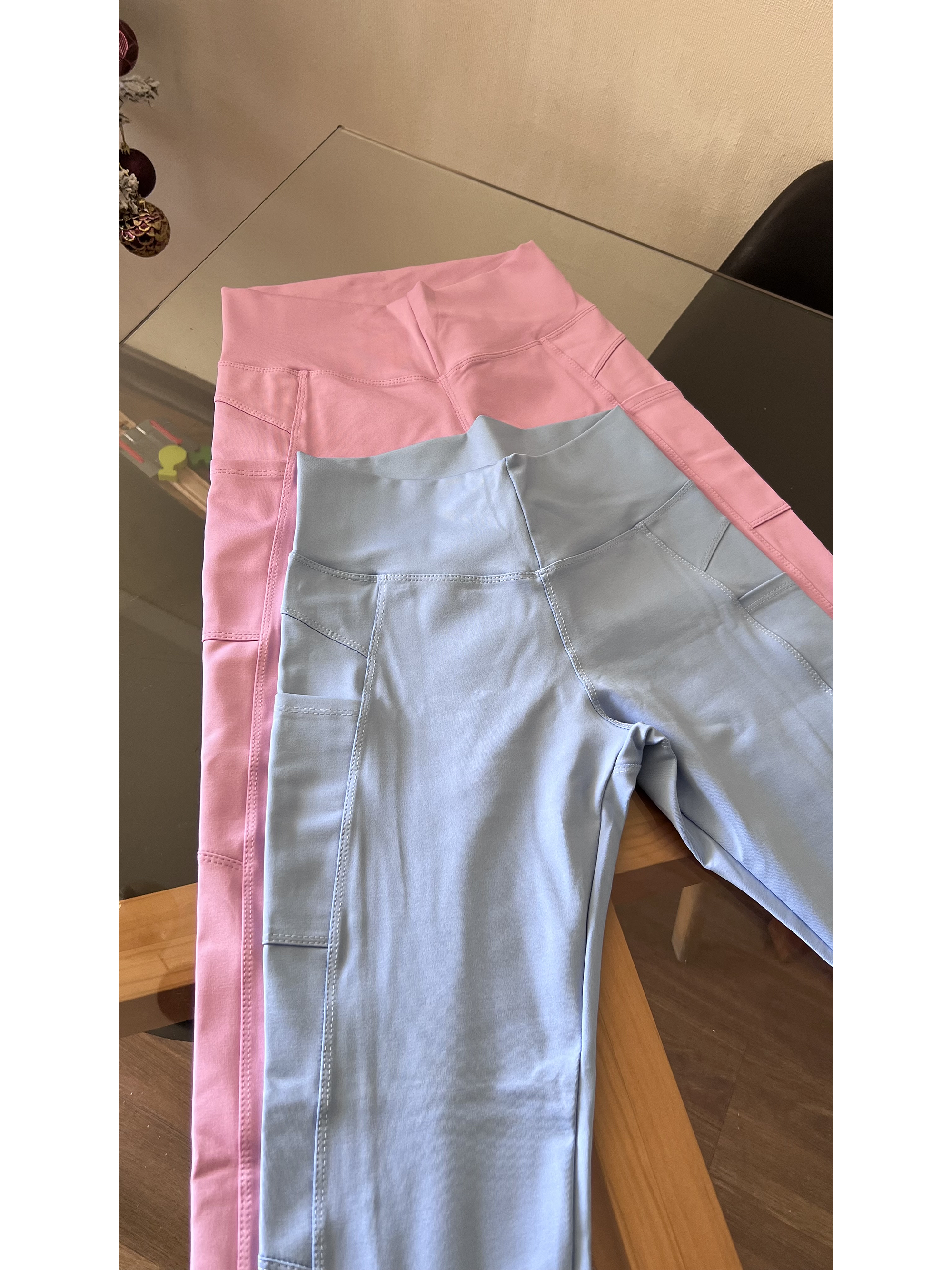 Calza con bolsillos pretina en V 3