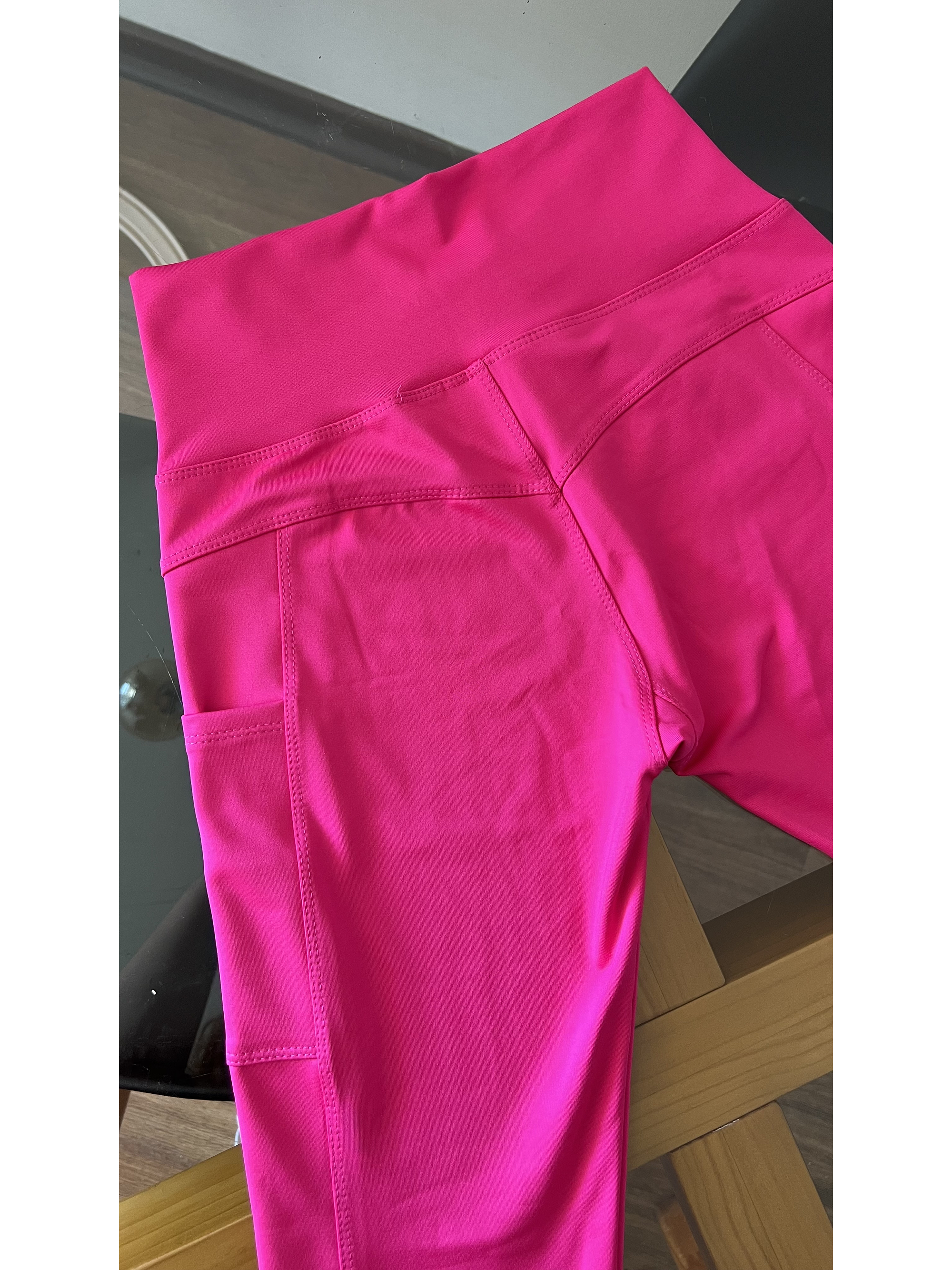 Calza con bolsillos pretina en V 8