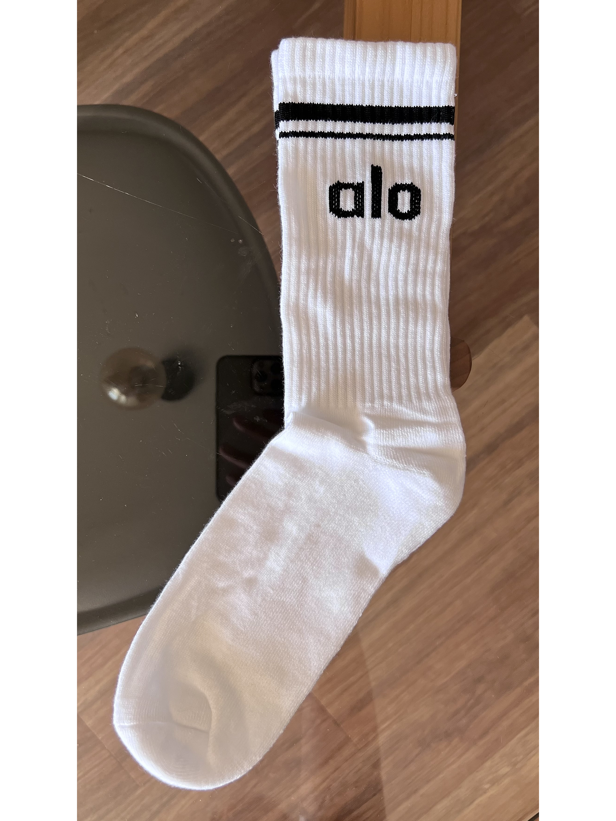 calcetas alo blancas logo negro 2