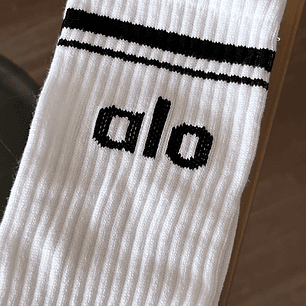 calcetas alo blancas logo negro