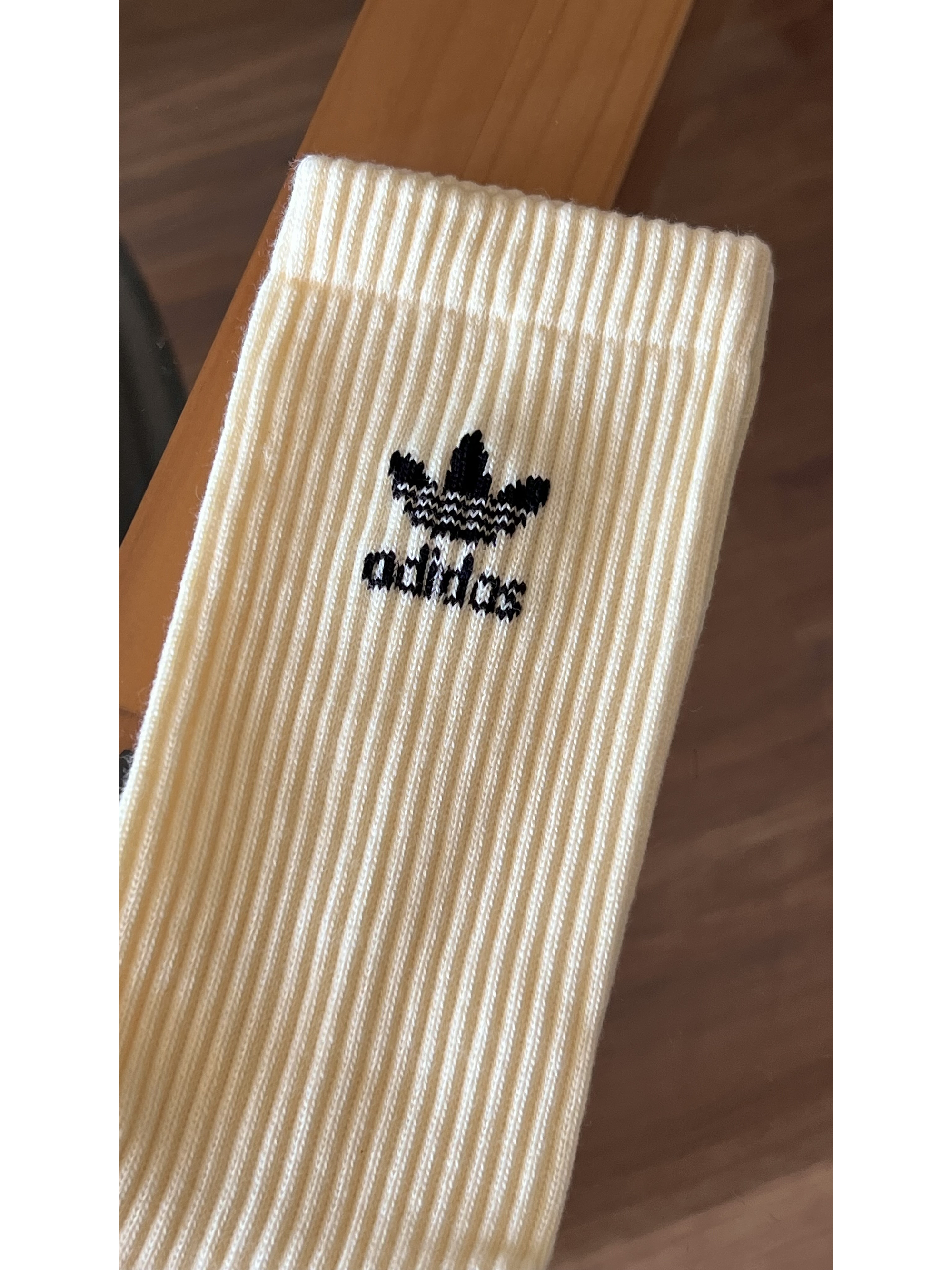 Calcetas adidas amarilla pastel  1