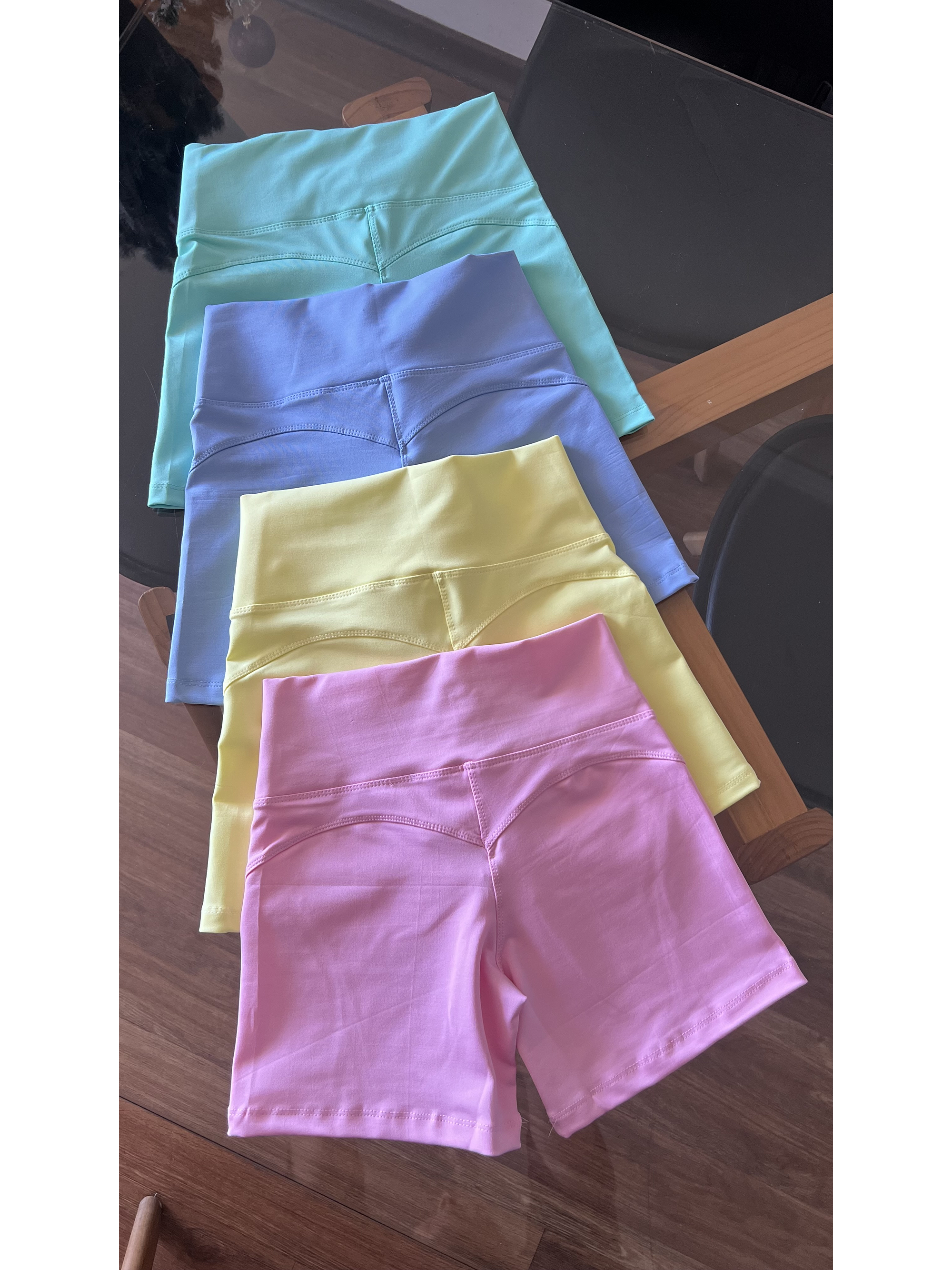 Short liso corte corazón 15