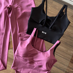 crop top modelo Zoe