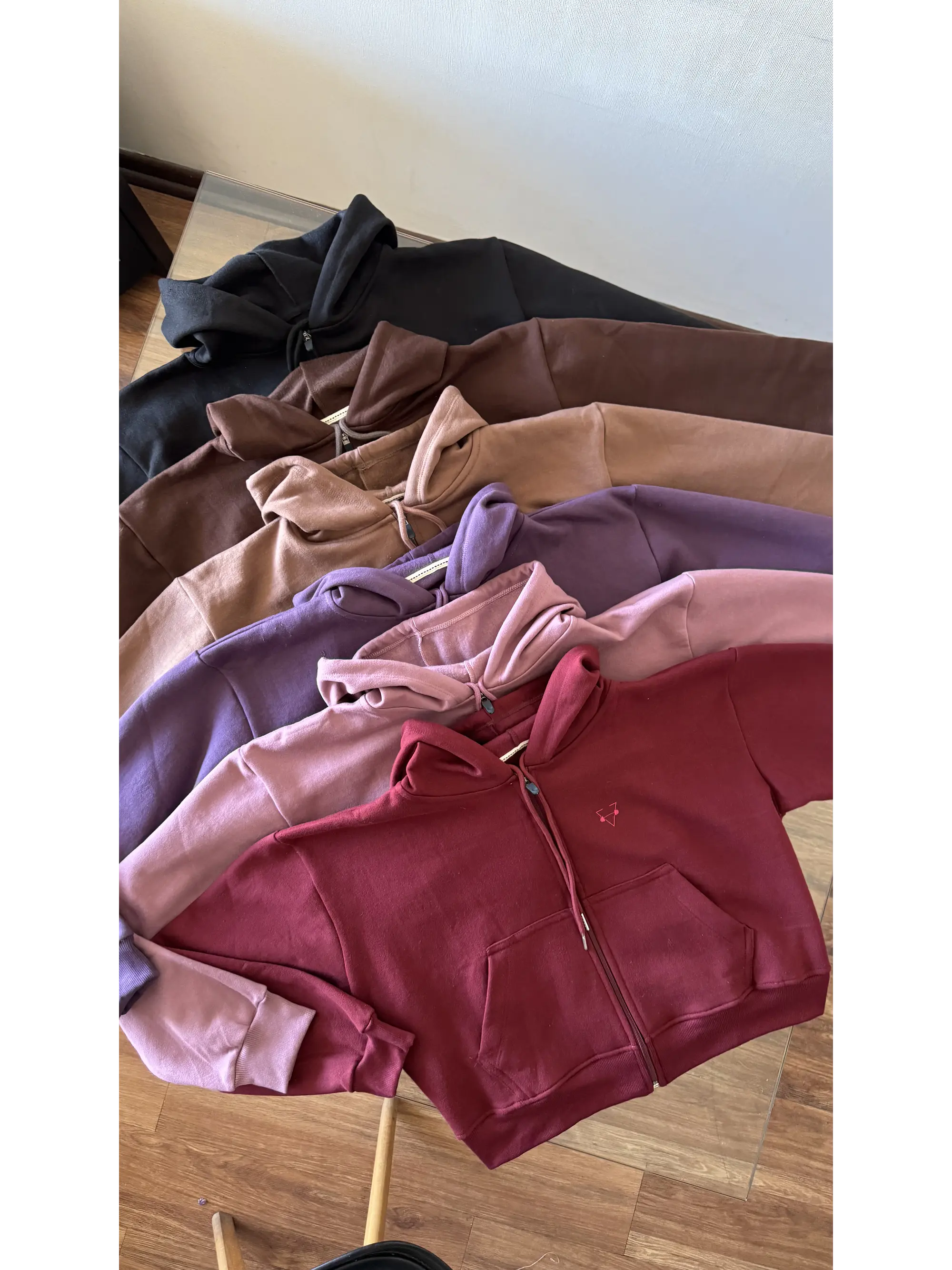 Hoodie Crop Boxy Fit con Cierre 11