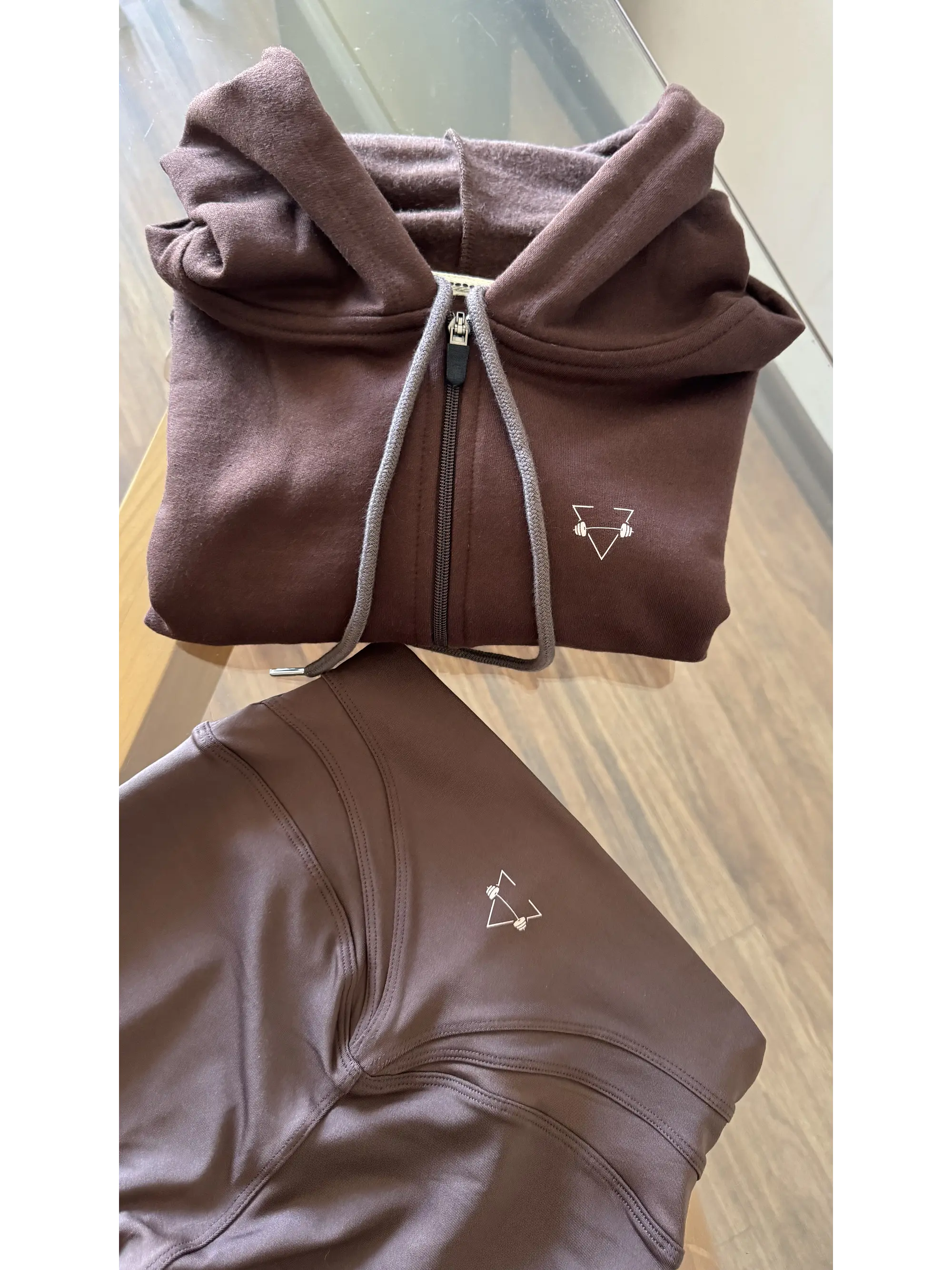 Hoodie Crop Boxy Fit con Cierre 13