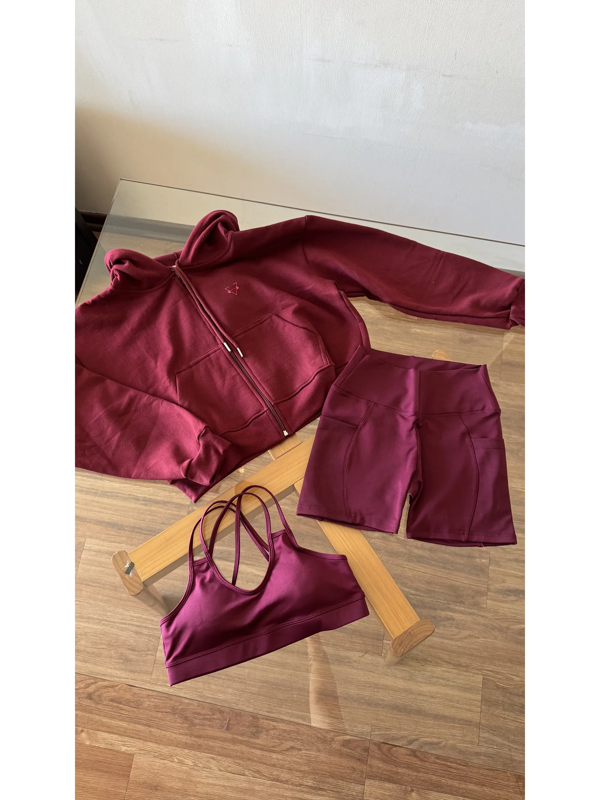 Hoodie Crop Boxy Fit con Cierre 14